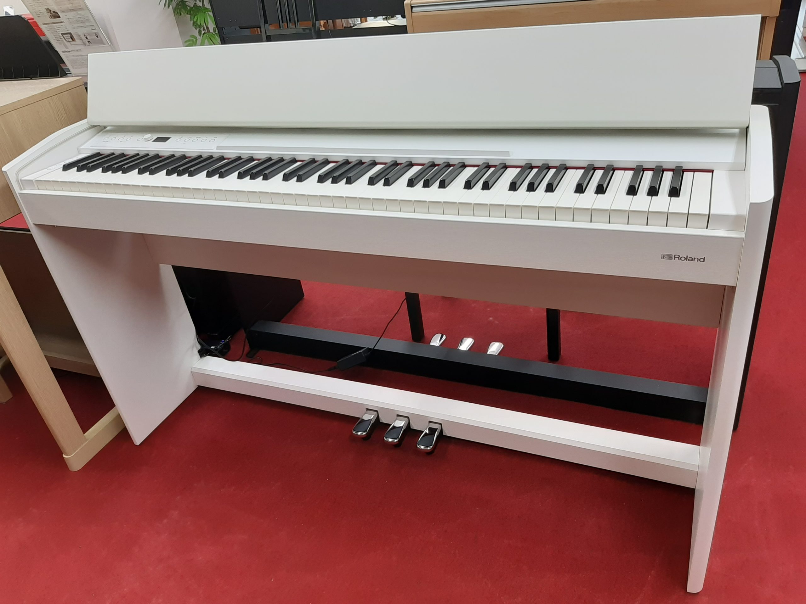 【新品】デジタルピアノ Roland F701-WH