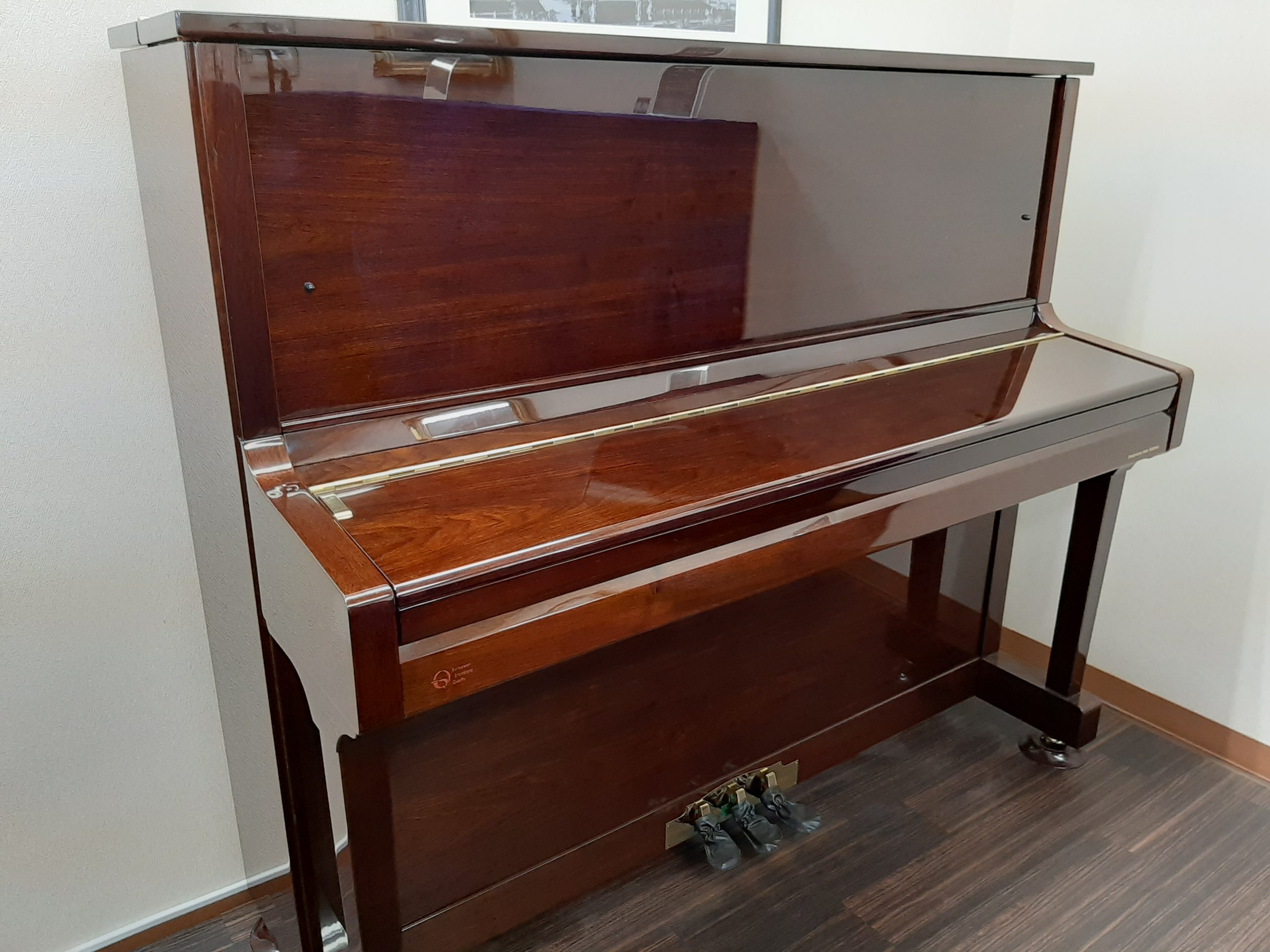 輸入新品アップライトピアノ Gebr.Perzina GP129BP-Z