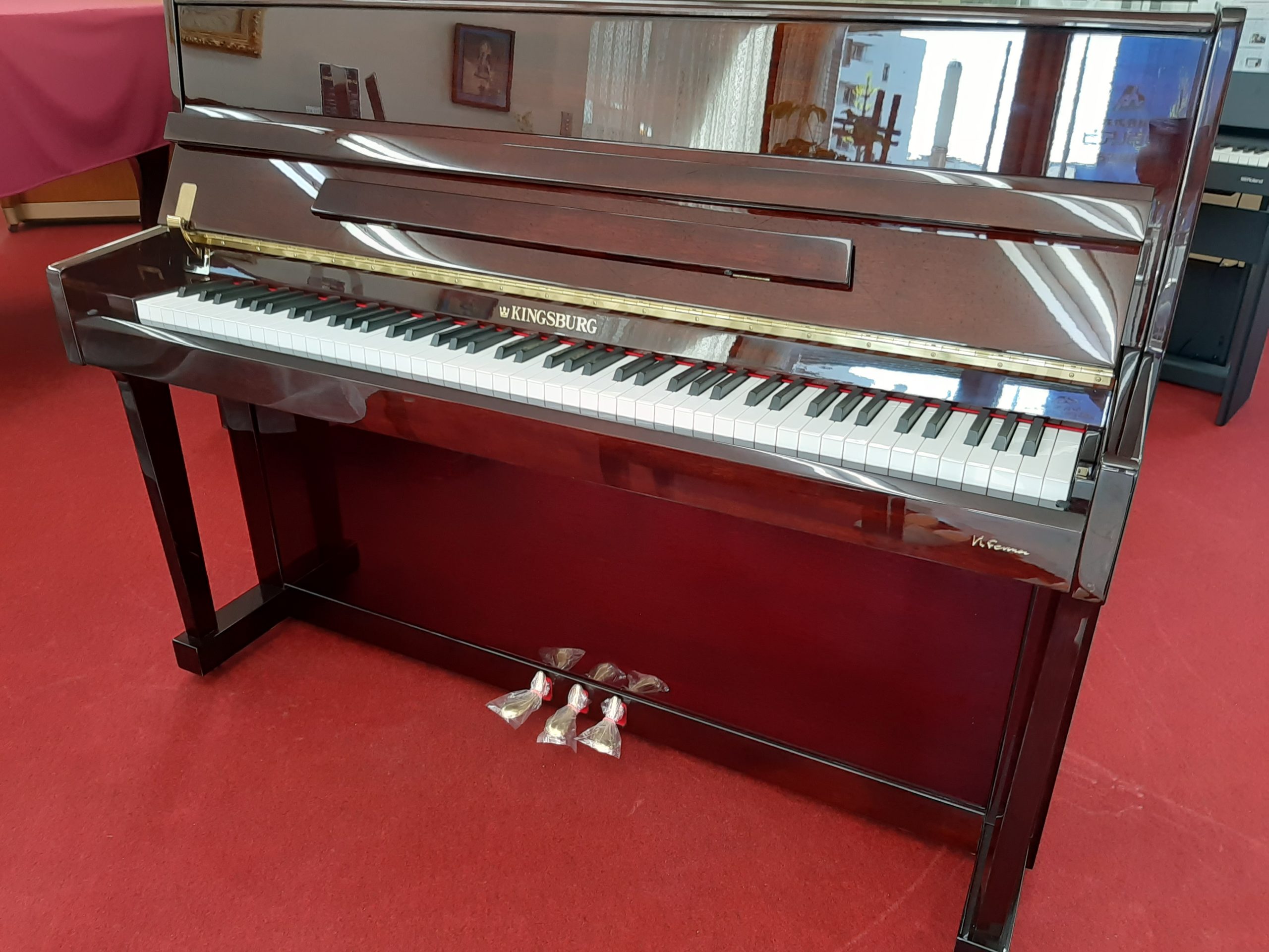 Behningベーニング B-110W 新品アップライトピアノ 名古屋 親和楽器 