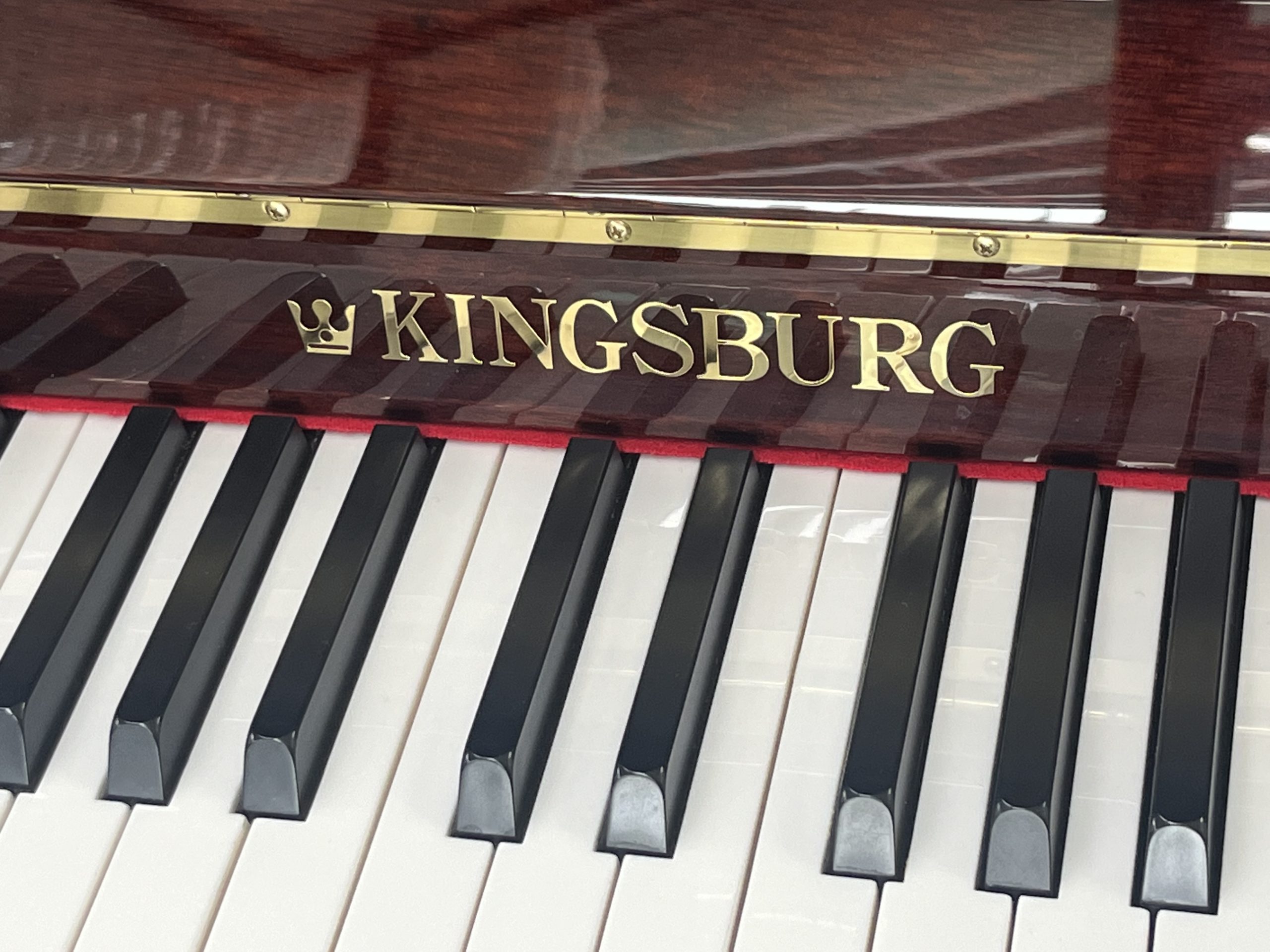 輸入新品アップライトピアノ KINGSBURG KU110-BM