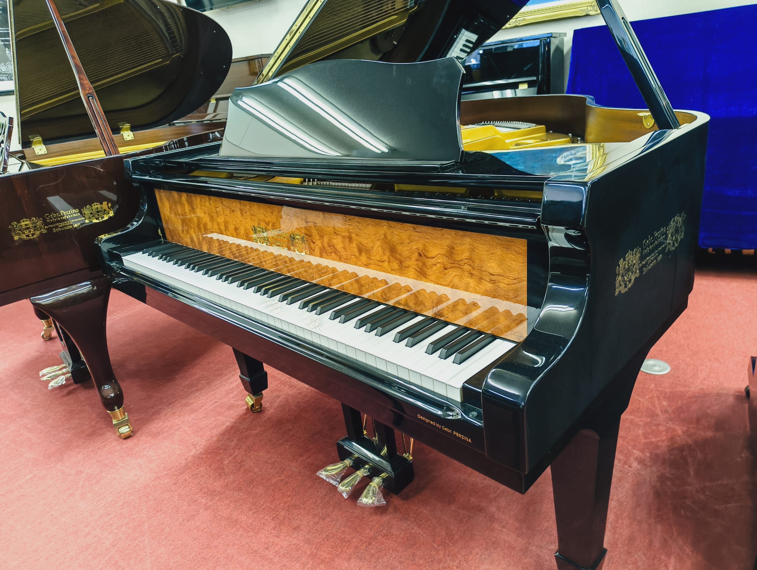 【新品】グランドピアノ Gebr.Perzina GBT152BB-B3-Z