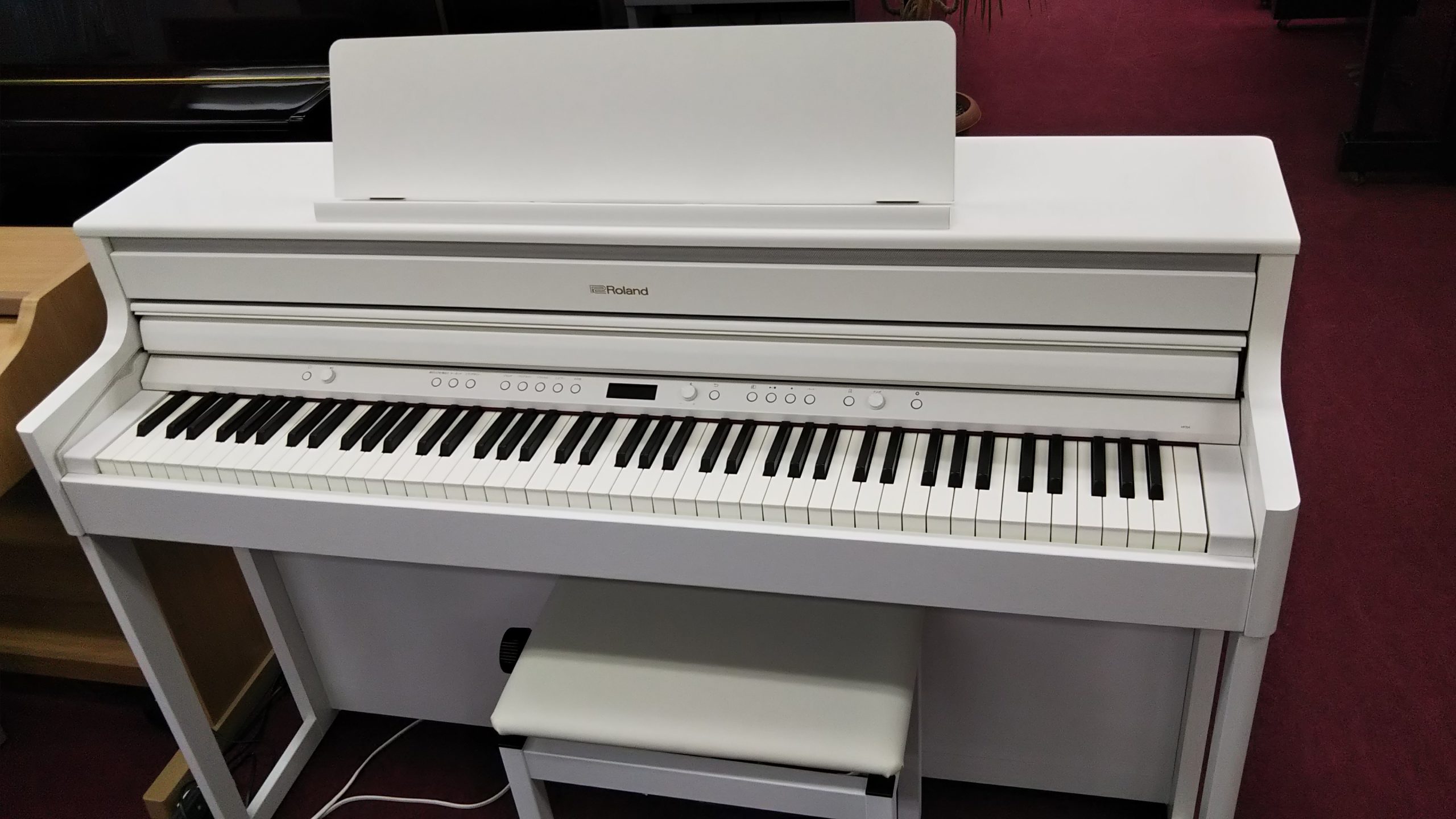 電子ピアノ ローランド HP704WHS│ピアノ百貨公式サイト