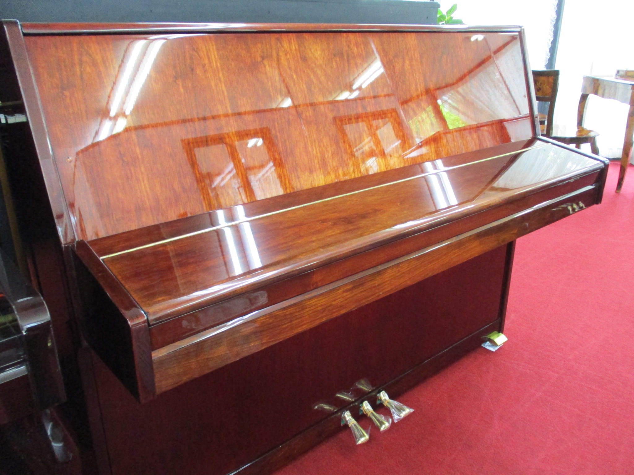 輸入中古アップライトピアノ Schafer＆Sons 112RP