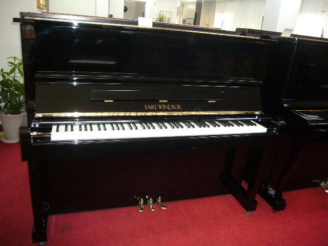 中古アップライトピアノ フローラ EARL WINDSOR　W１１３B