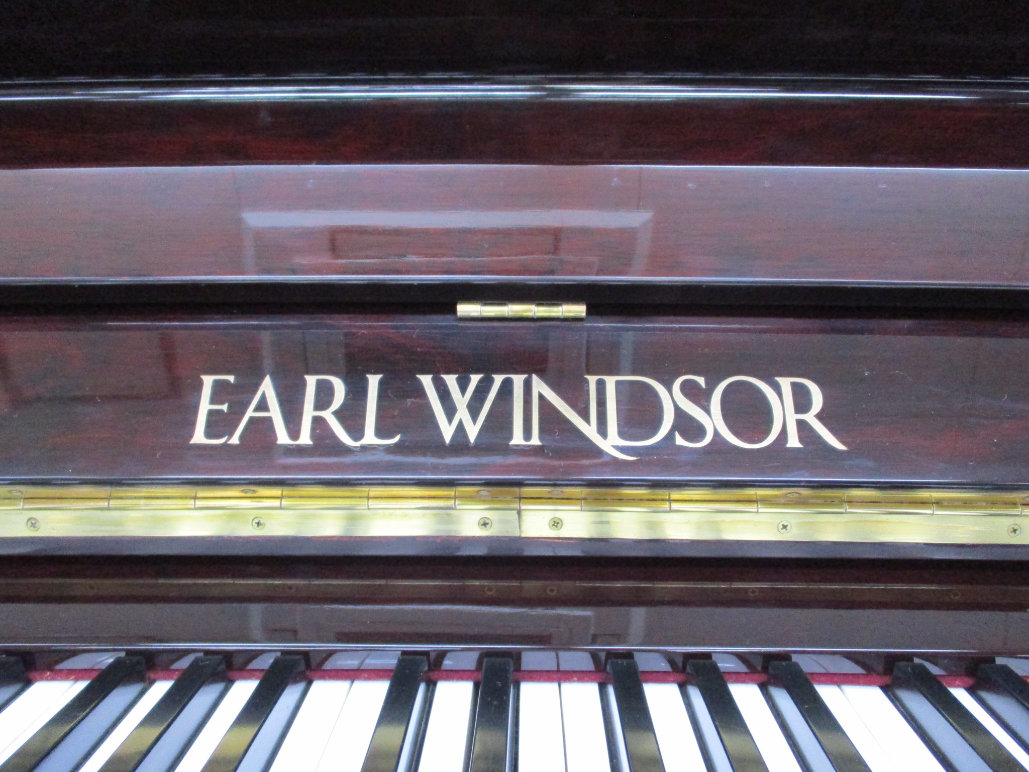 フローラピアノ中古アップライトピアノ EARL WINDSOR W113 DELUXE
