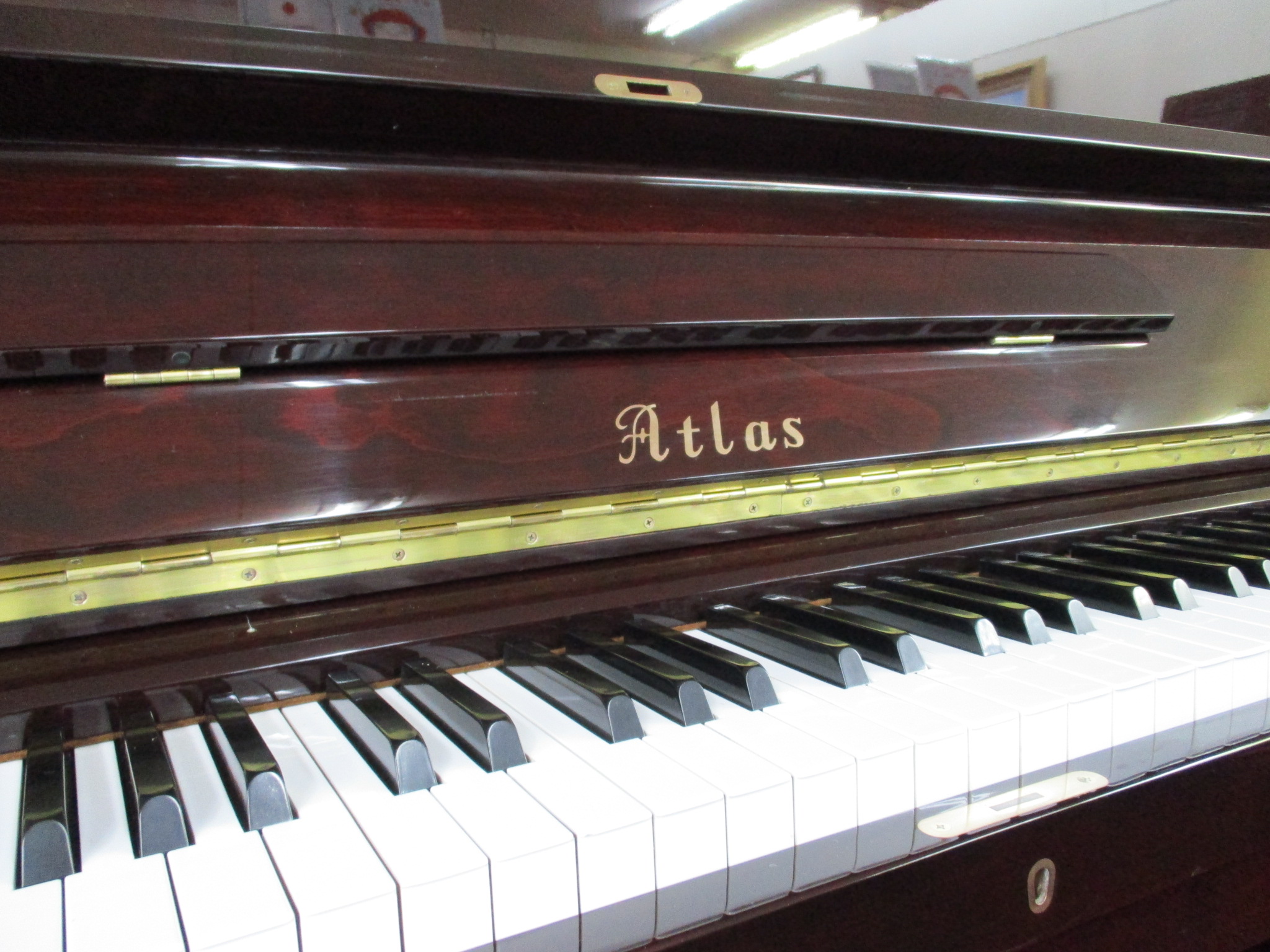 中古アップライトピアノ Atlas NA605