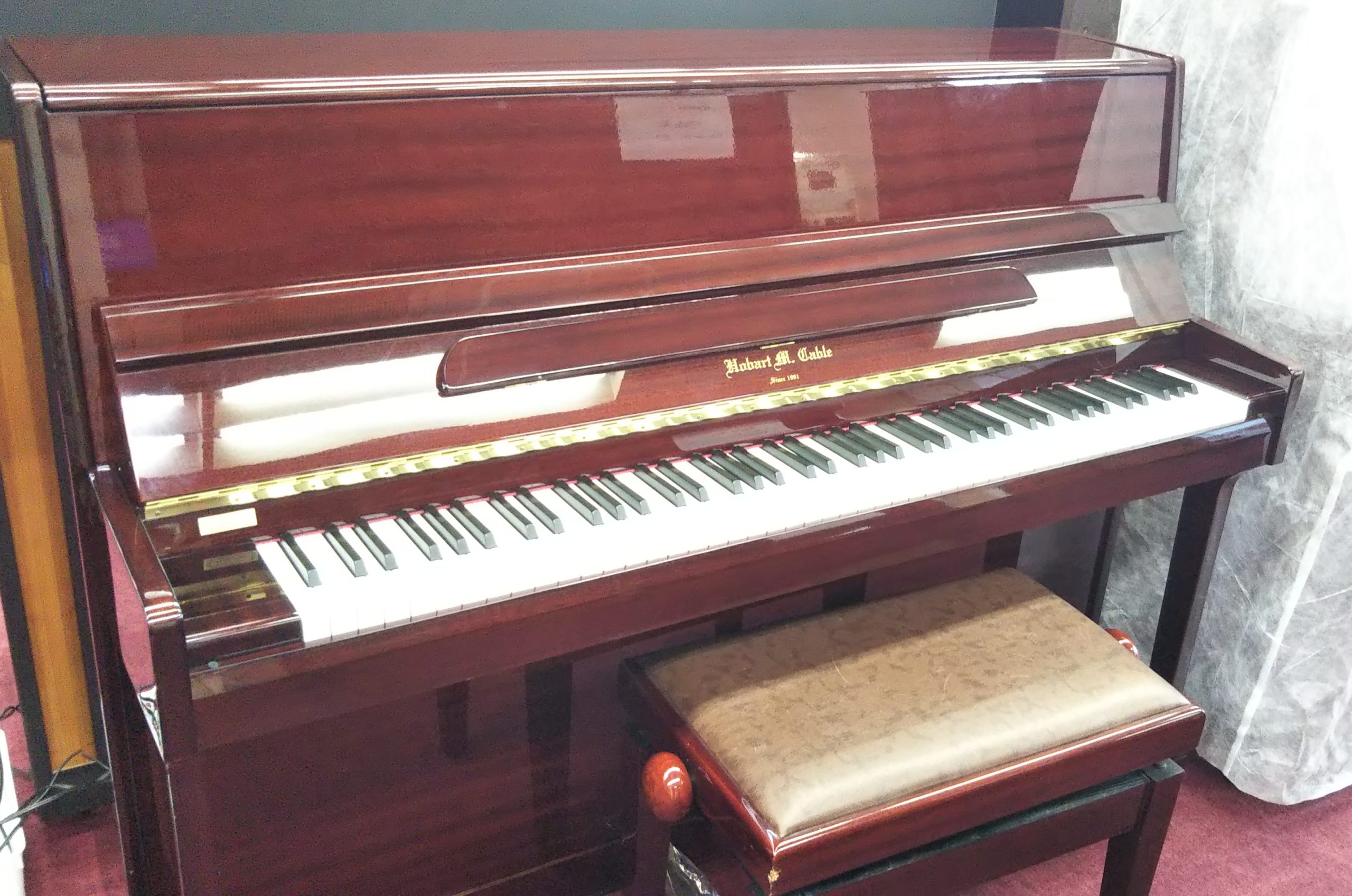 中古アップライトピアノ Hobart M. Cable U109L
