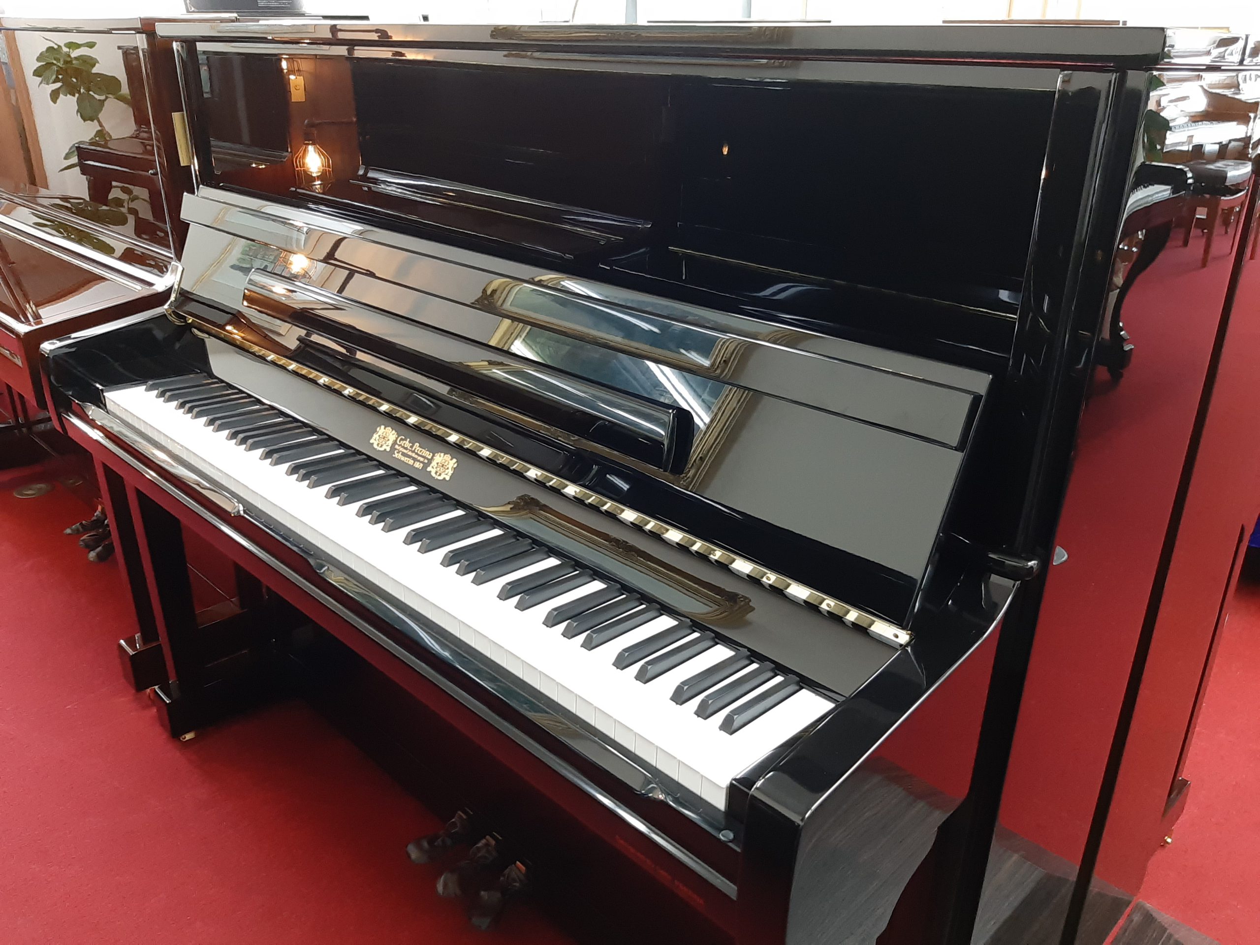 輸入新品アップライトピアノ Gebr.Perzina GBS128BB-Z