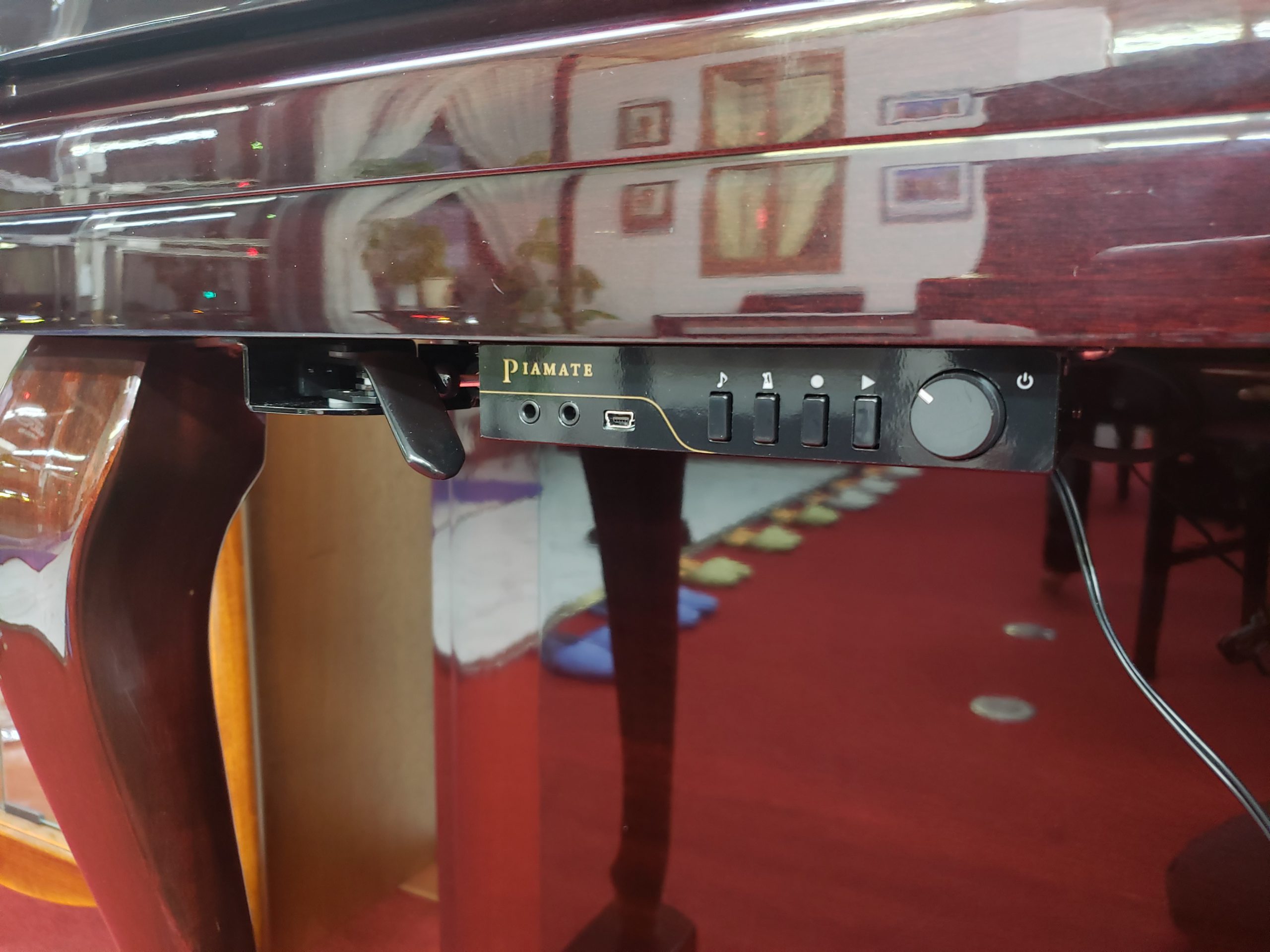 サイレント付き中古アップライトピアノ WEINBURG WE-121DM(新品サイレント付)