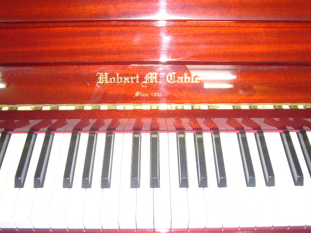 アップライトピアノ Hobart M. Cable U109L