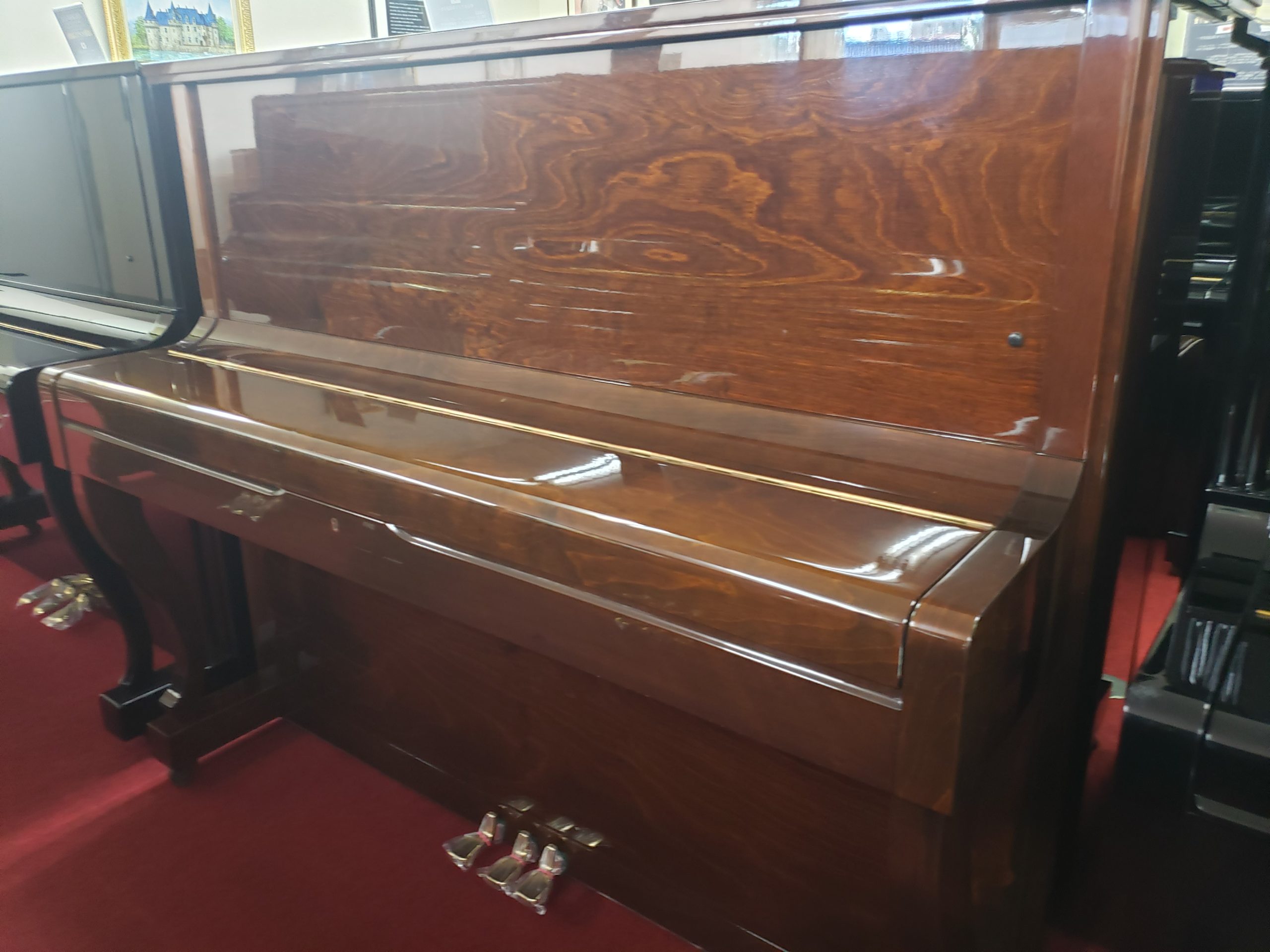 フローラ中古アップライトピアノ EARL WINDSOR W113 DELUXE