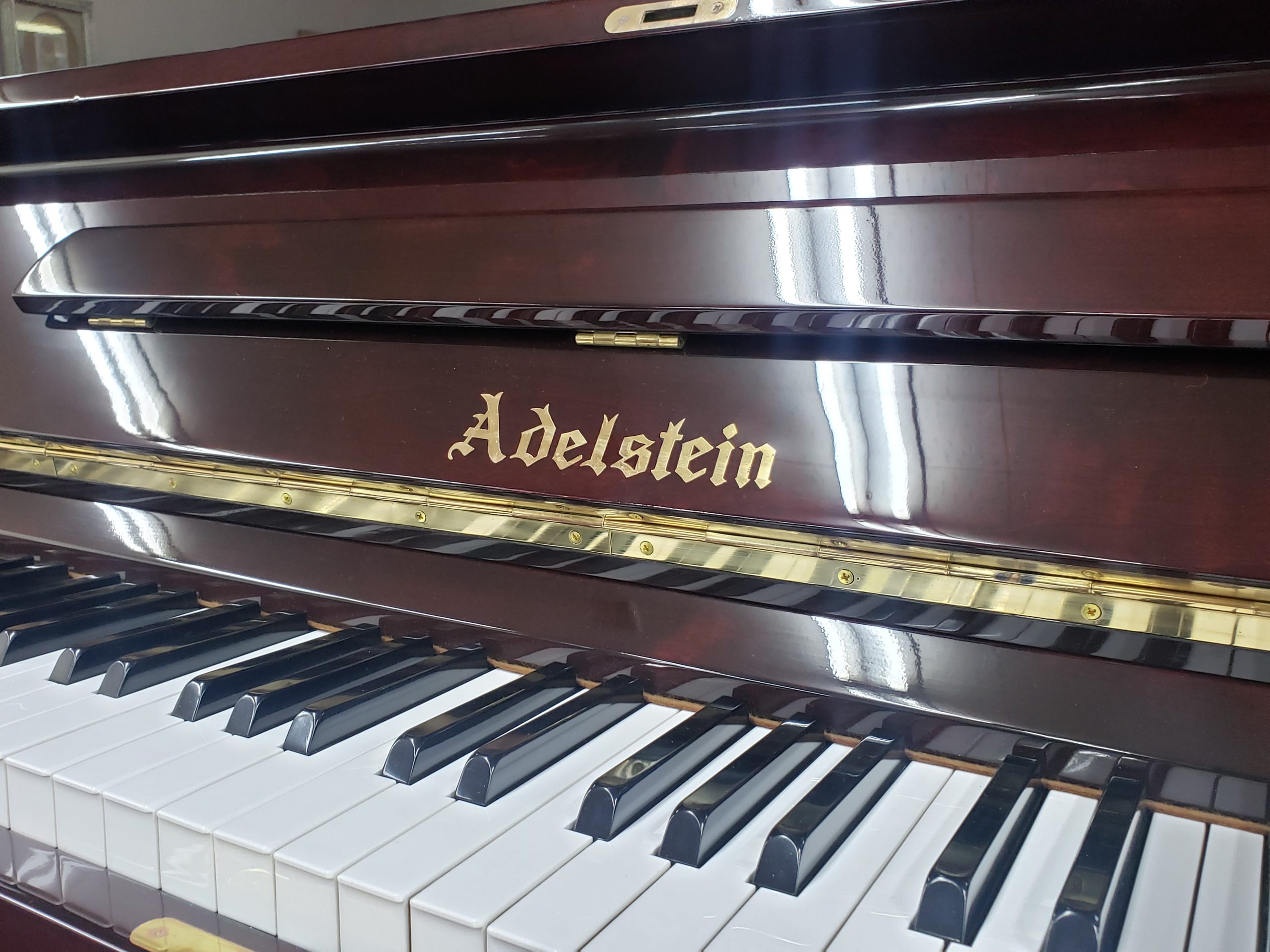 アトラス中古アップライトピアノ Adelstein 　　