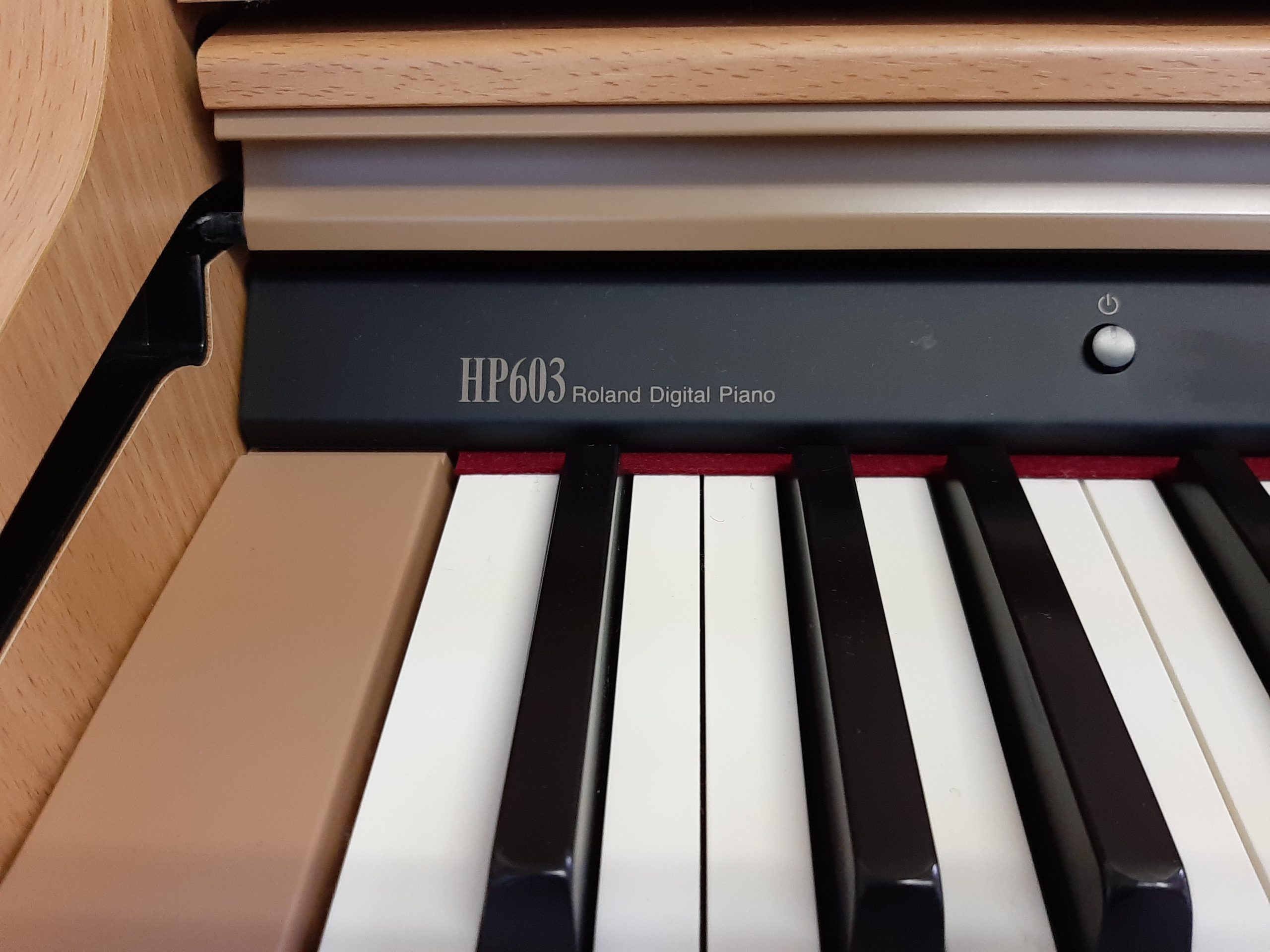 中古電子ピアノ Roland HP603