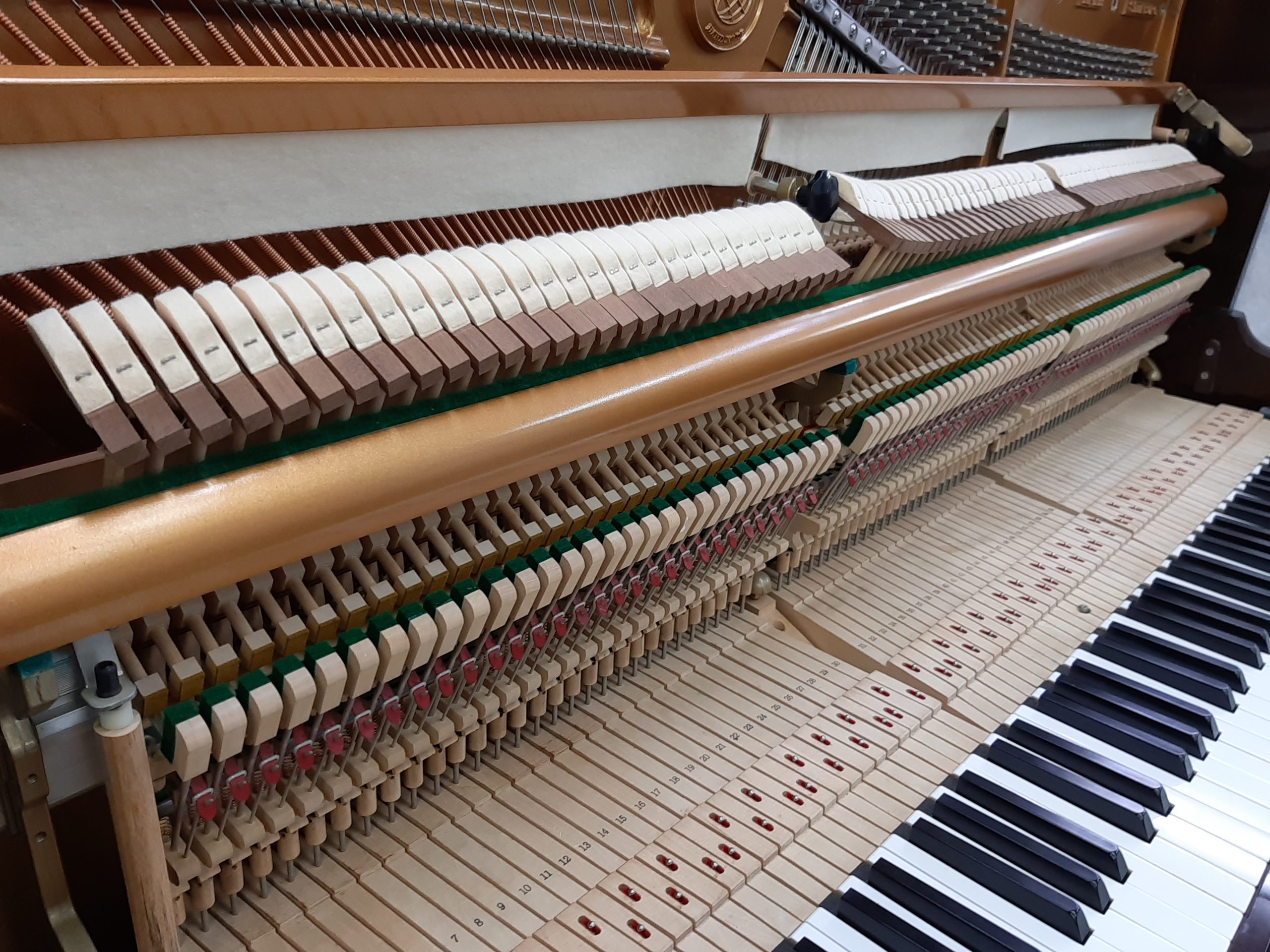 輸入中古アップライトピアノ STEINBURG MP-122