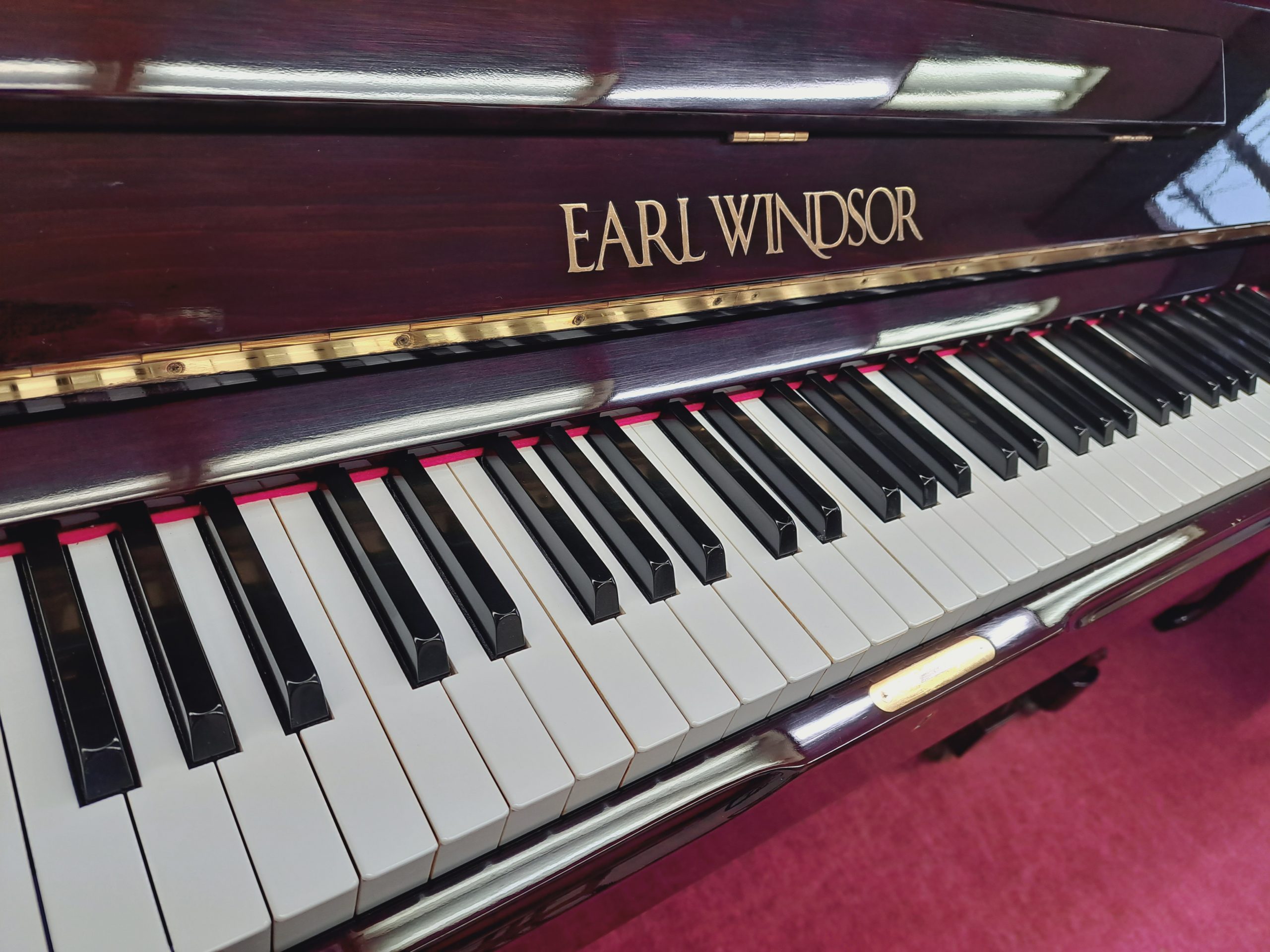 中古アップライトピアノ フローラピアノ製造 W113
