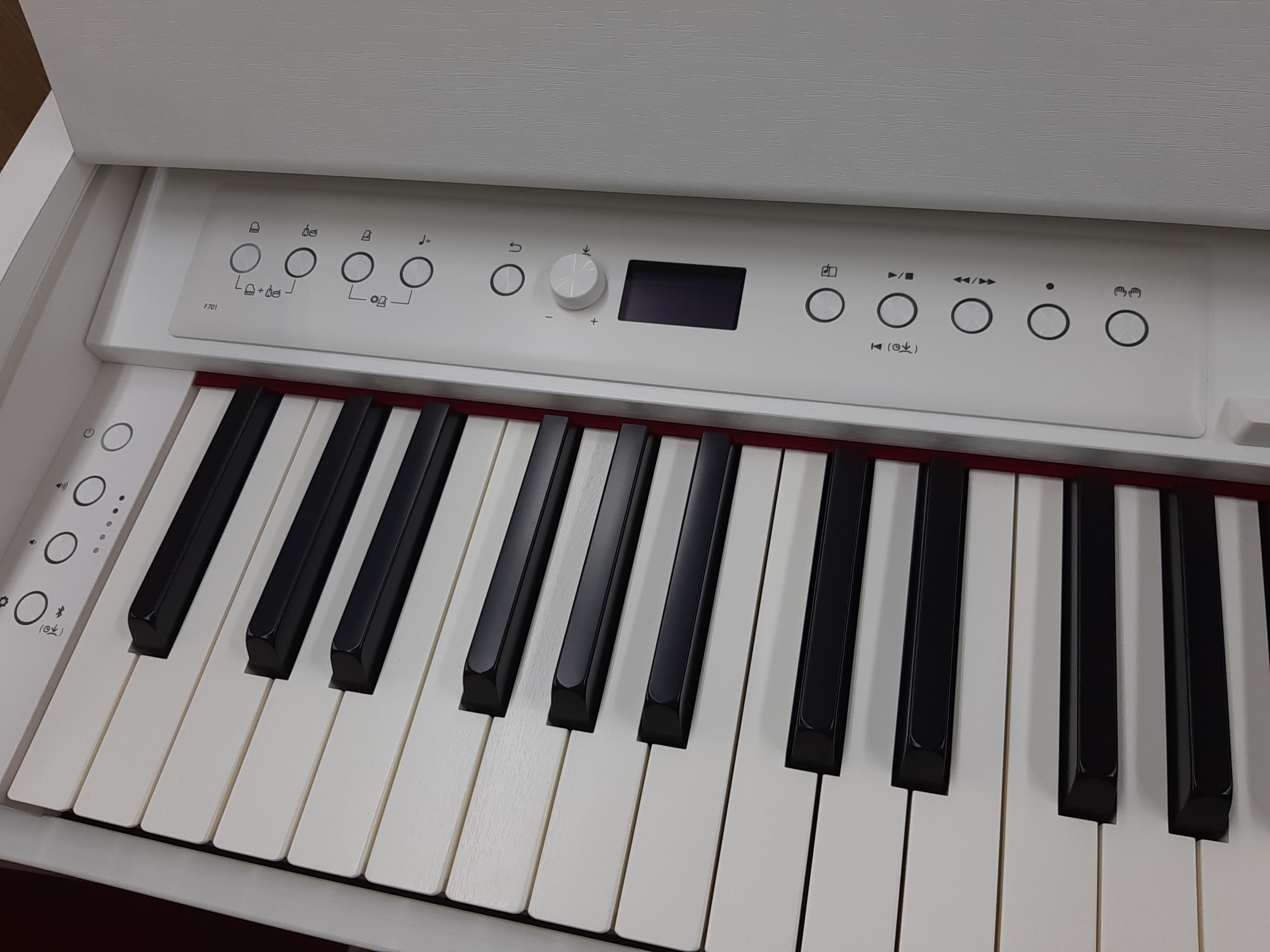 【新品電子ピアノ】 Roland F701-WH