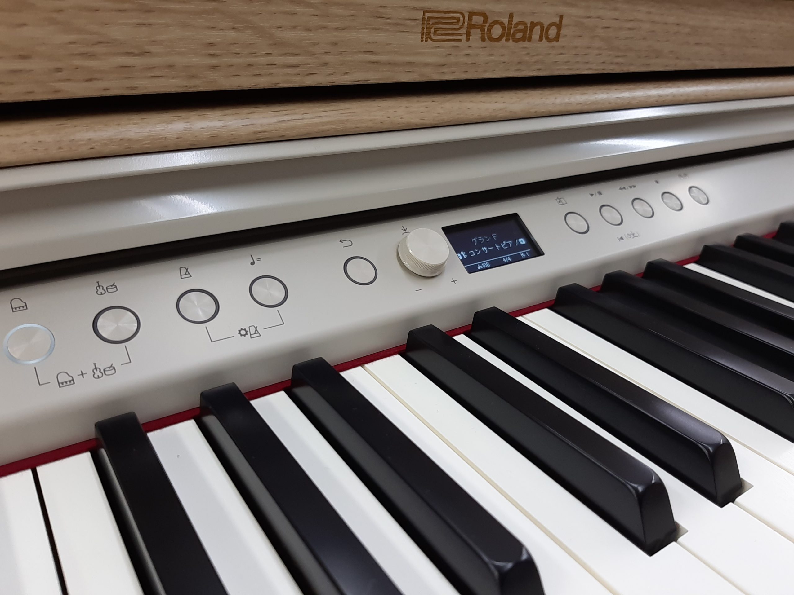 【新品電子ピアノ】 Roland RP701-LA