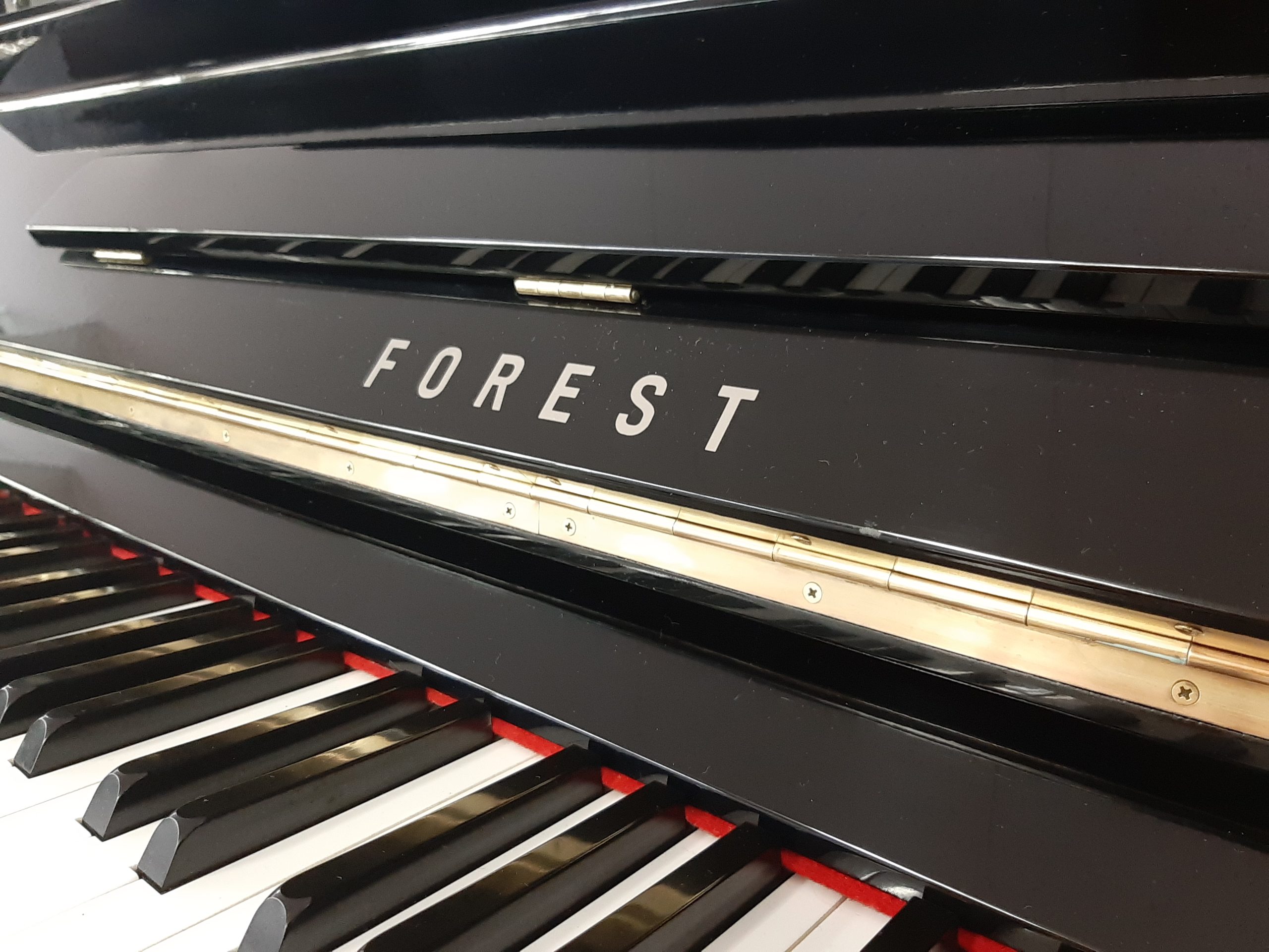 【5年保証付き】中古ピアノ FOREST FU50