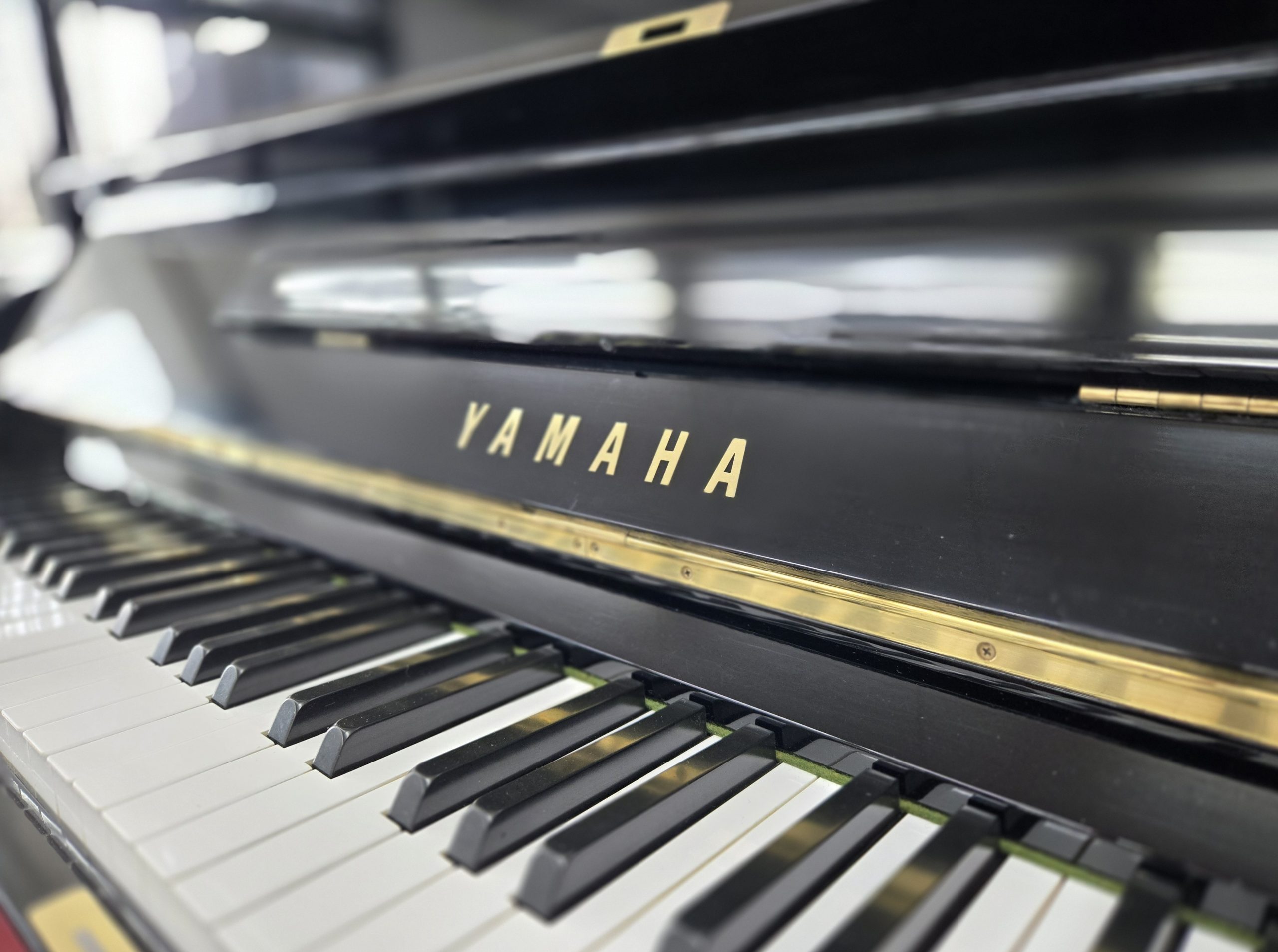   YAMAHA U1M