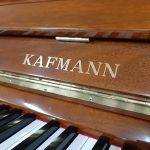 【5年保証付き】中古ピアノ KAFMANN K-121