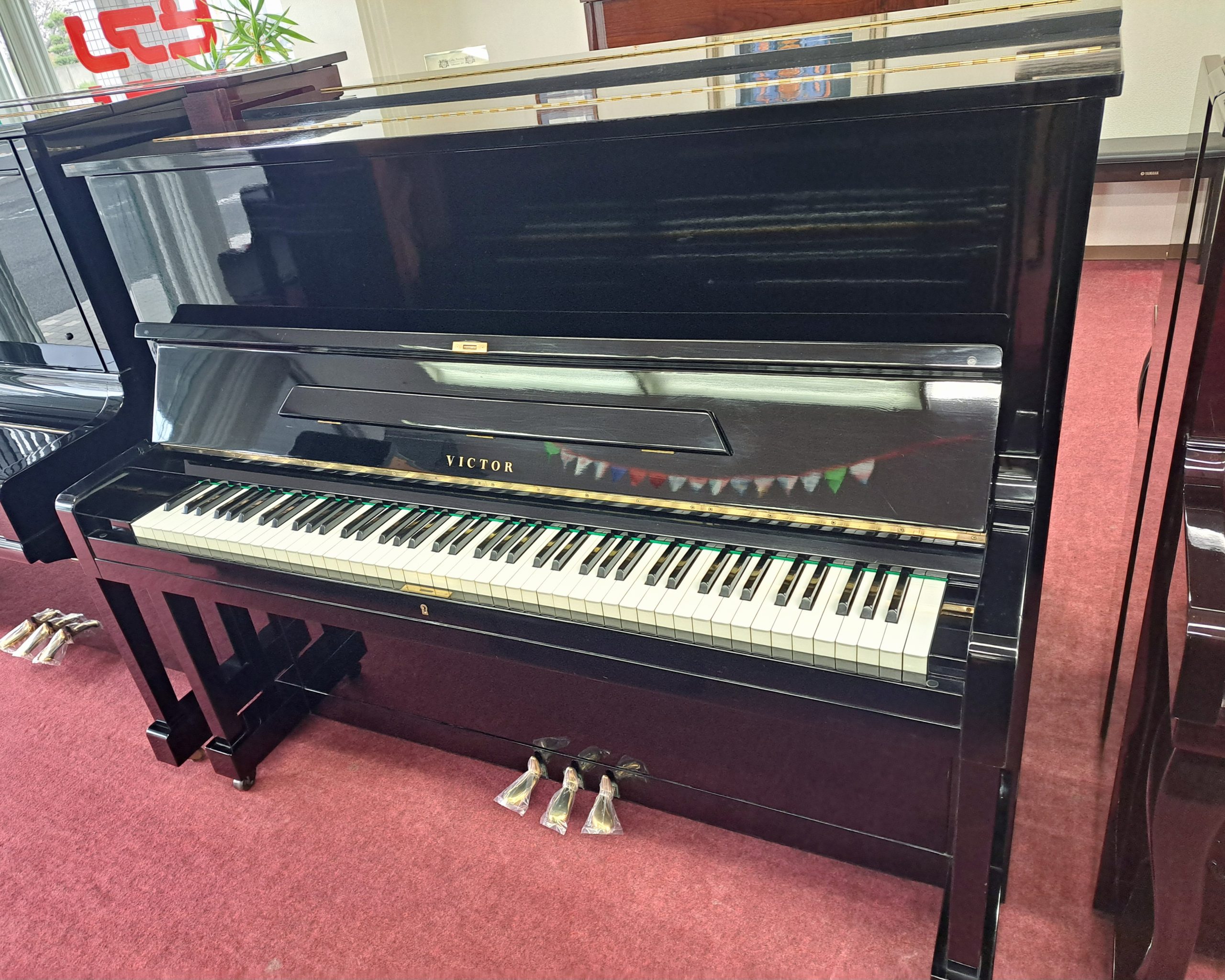 中古アップライトピアノ Victor V-32