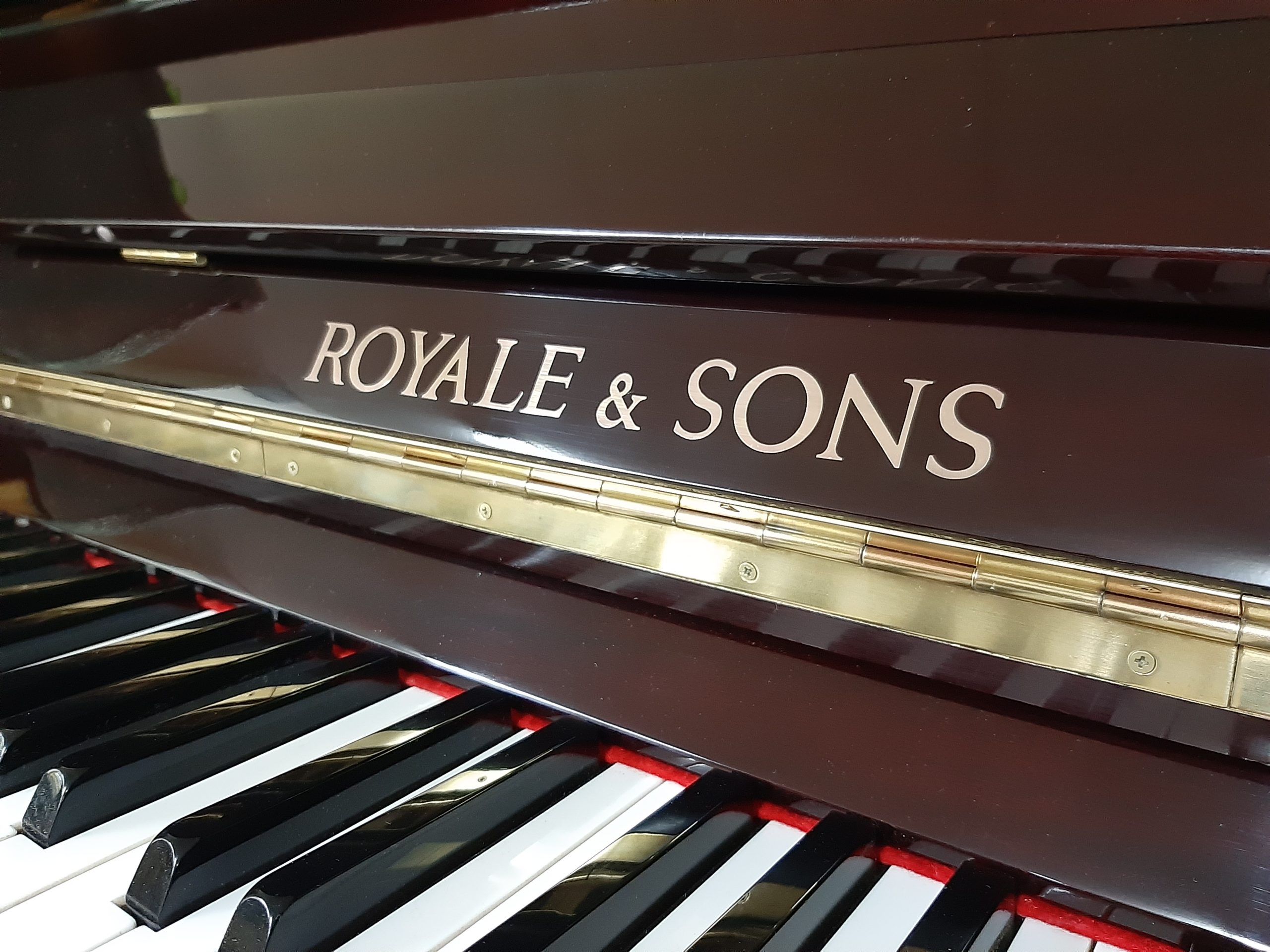   ROYALE & SONS RS-114S