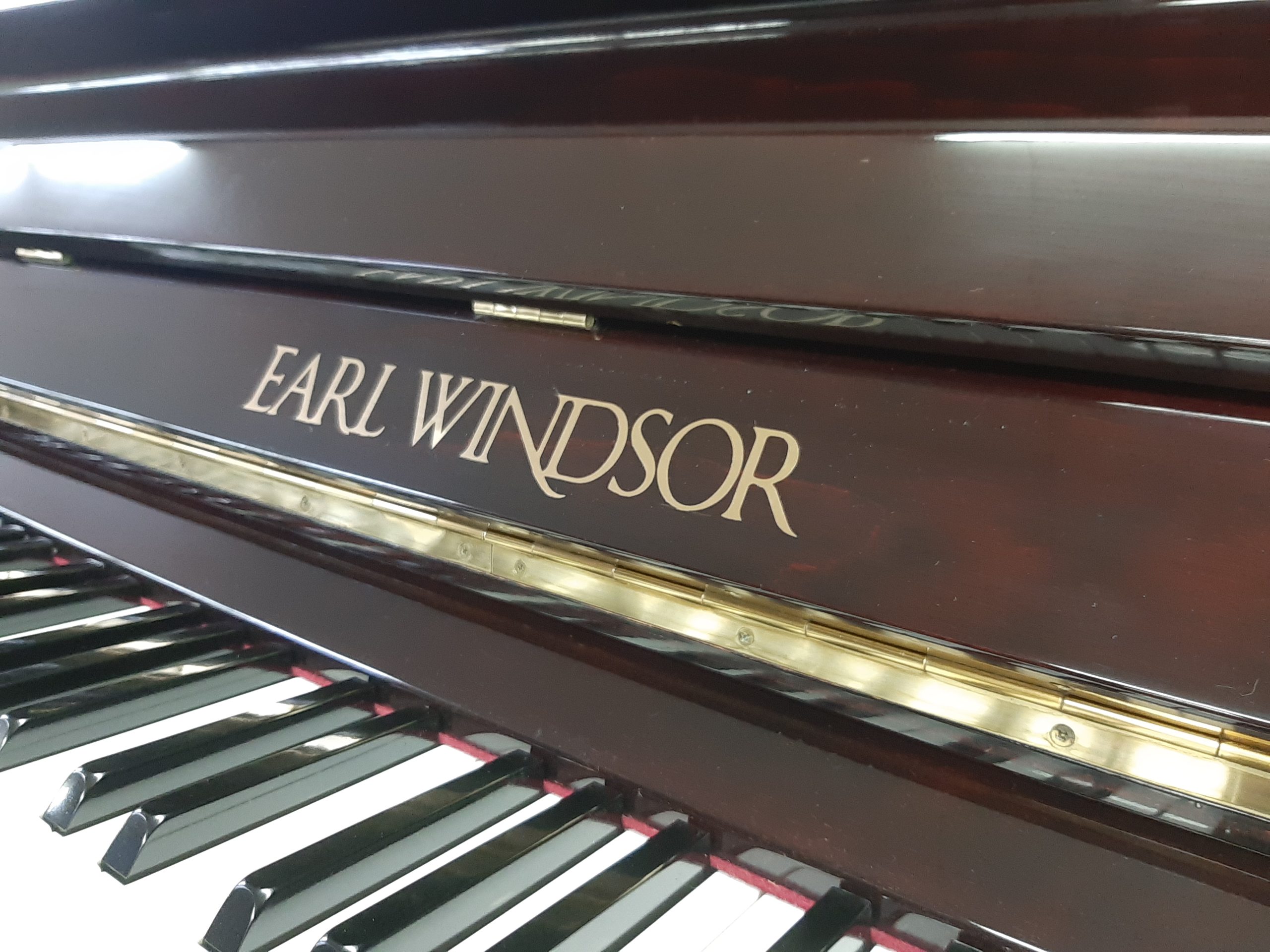 【5年保証付き】中古ピアノ EARL WINDSOR W115M
