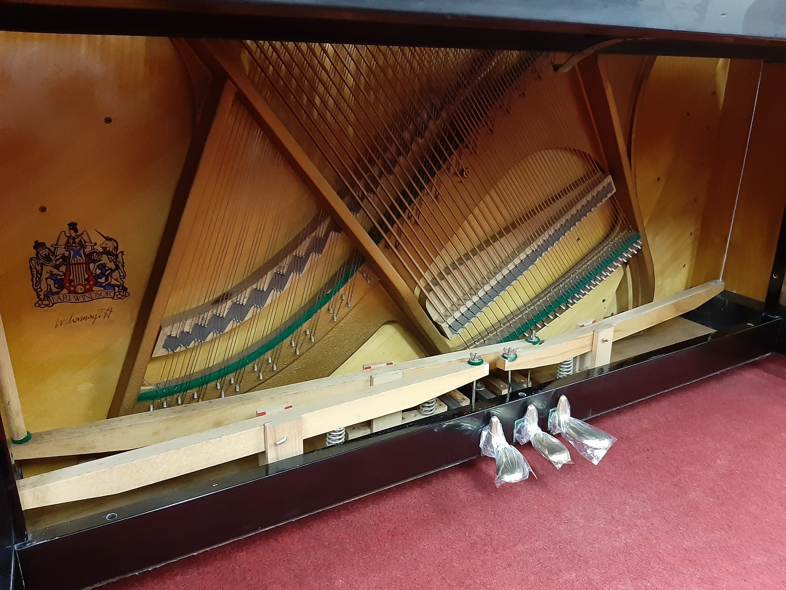 【5年保証付き】中古ピアノ EARL WINDSOR 国産 手工芸品 W112