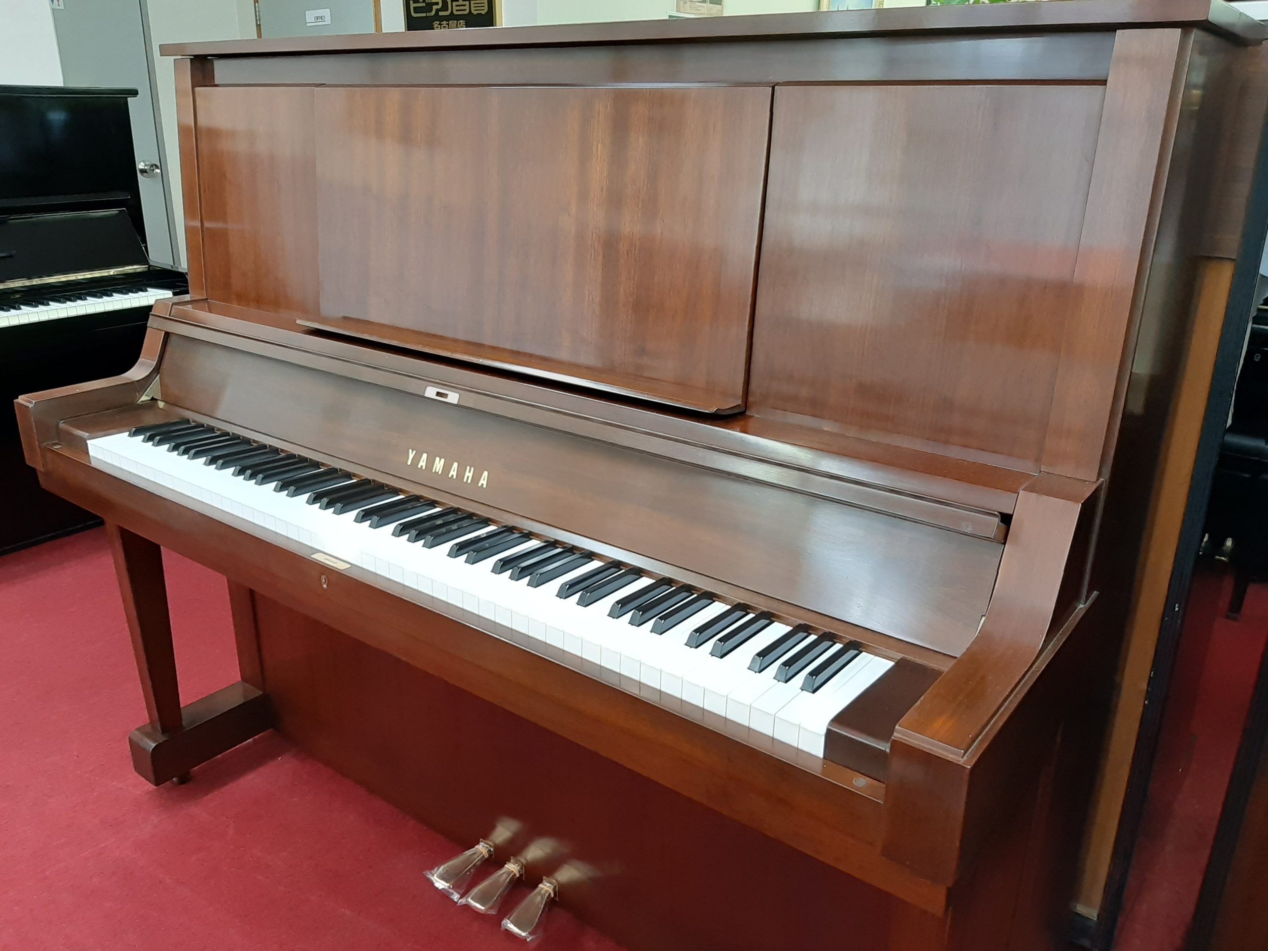 5年保証付き】中古ピアノ YAMAHA W102 外装補修前 特別価格