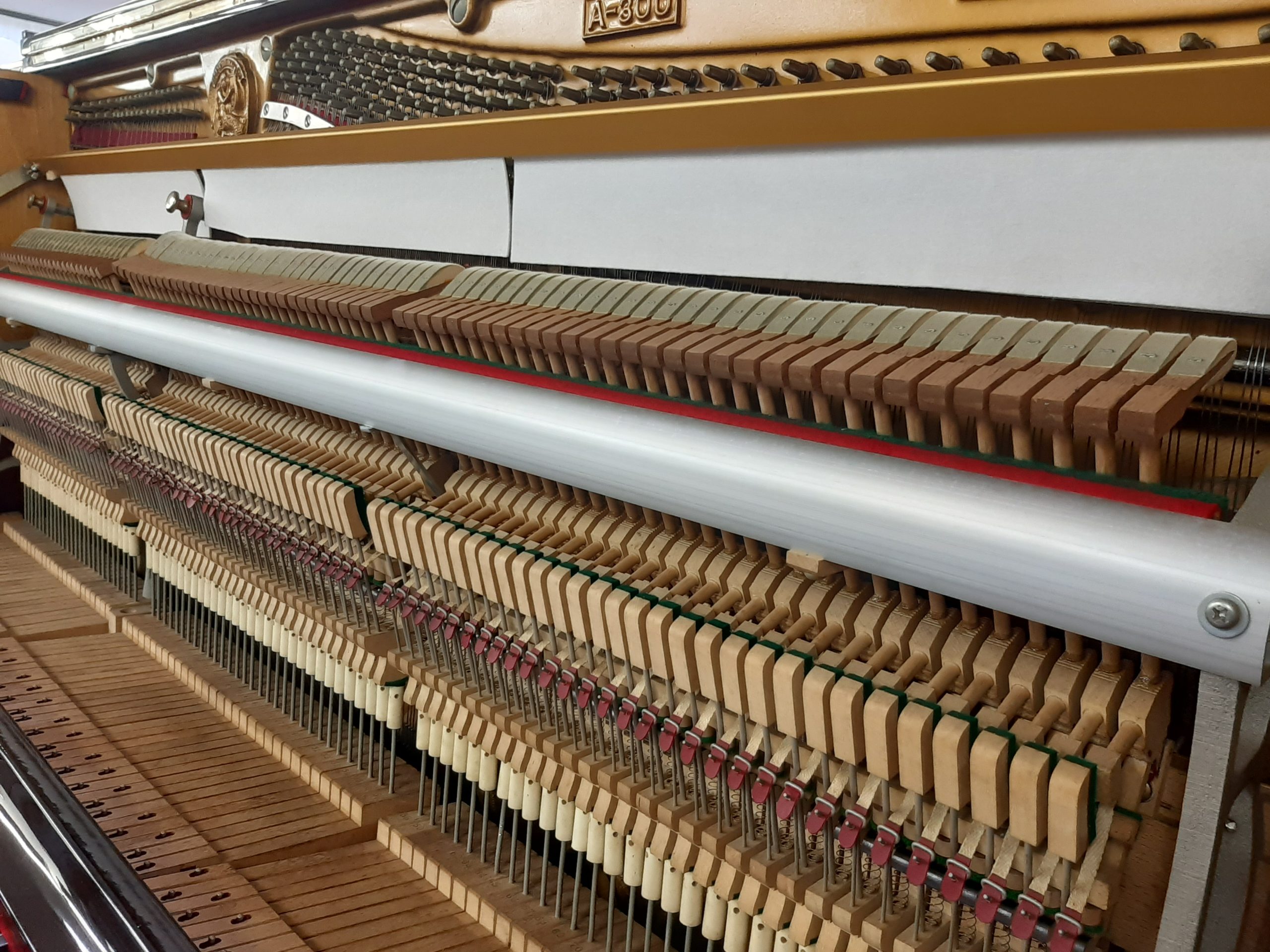 【中古】アップライトピアノ Wilson A-300 人魚のマーク