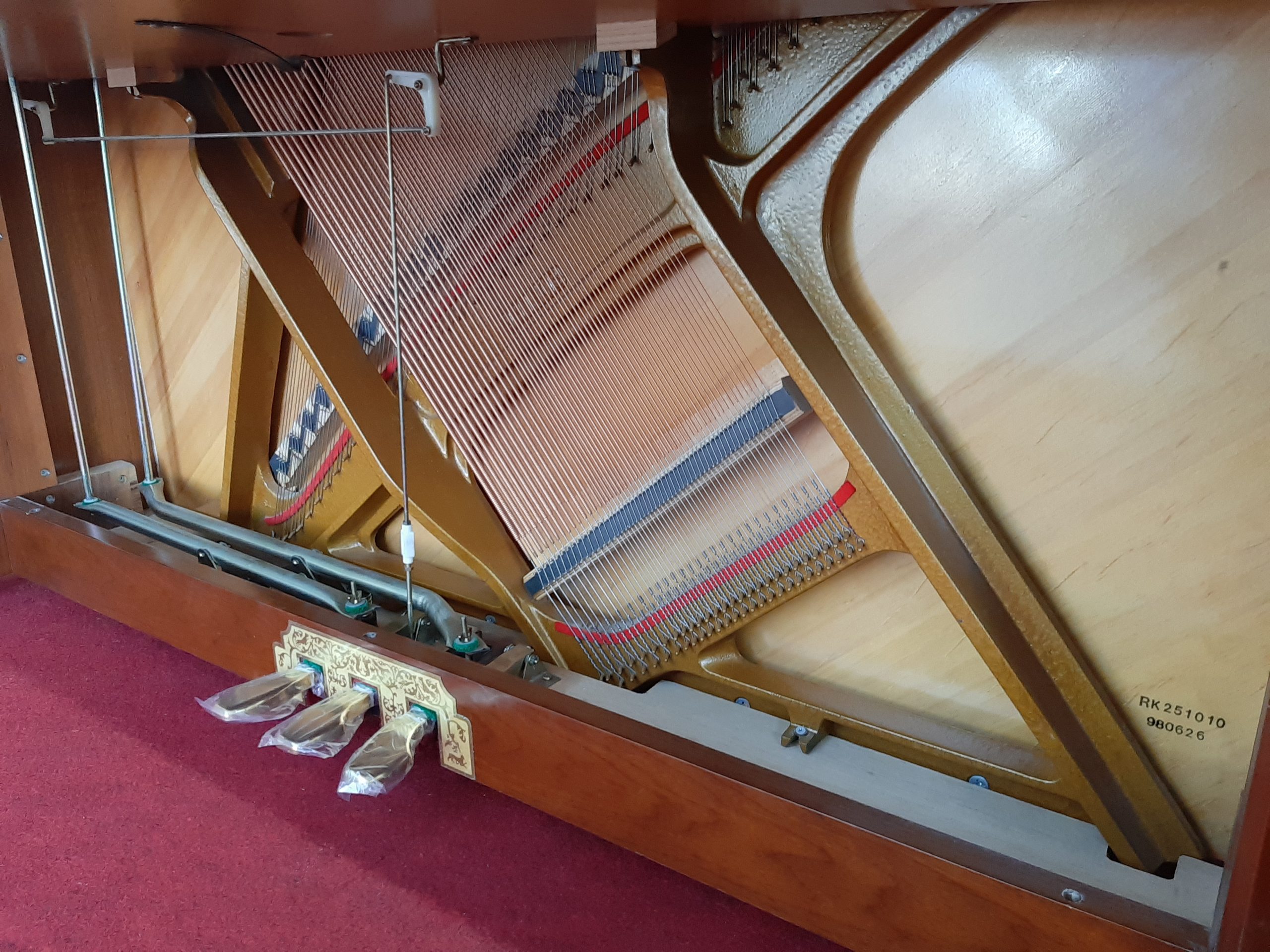  【中古】アップライトピアノ  Aizenaha  NS-230C 家具調 装飾 収納イス 輸入