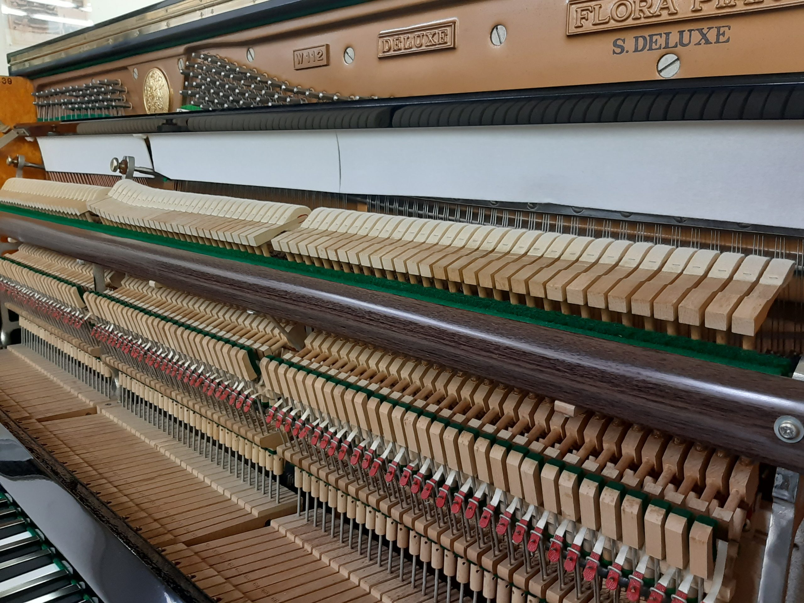 【5年保証付き】中古ピアノ EARL WINDSOR W112 国産手造りピアノ