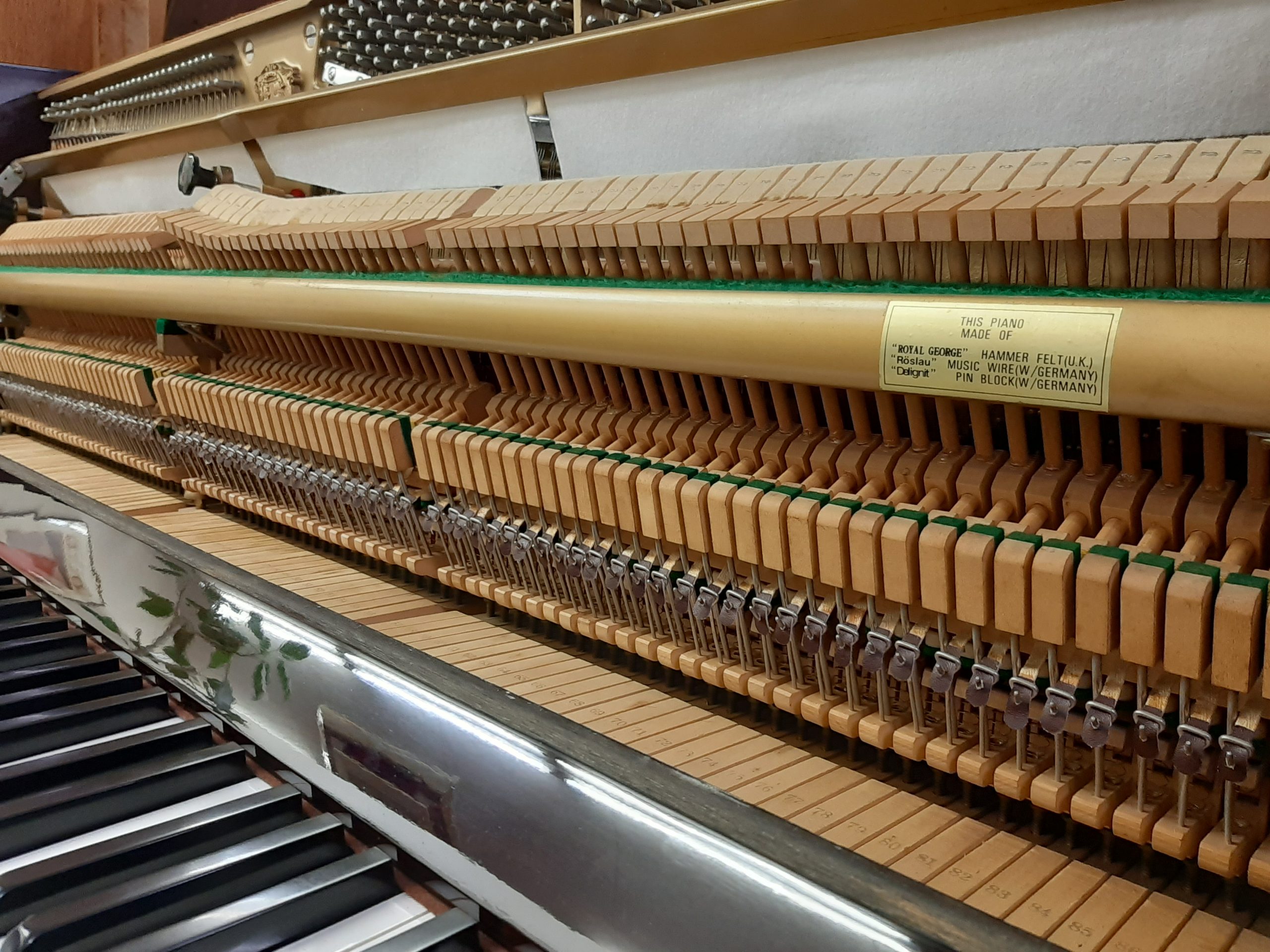 【5年保証付き】中古ピアノ WEINBERG SU-110 最小クラス