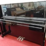    YAMAHA U1G
