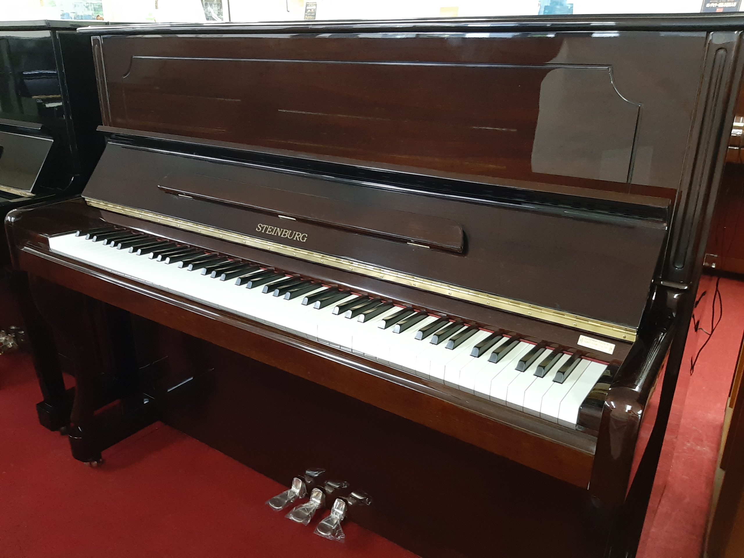 【5年保証付き】中古ピアノ STEINBURG MP-122 木目調 ネコ脚