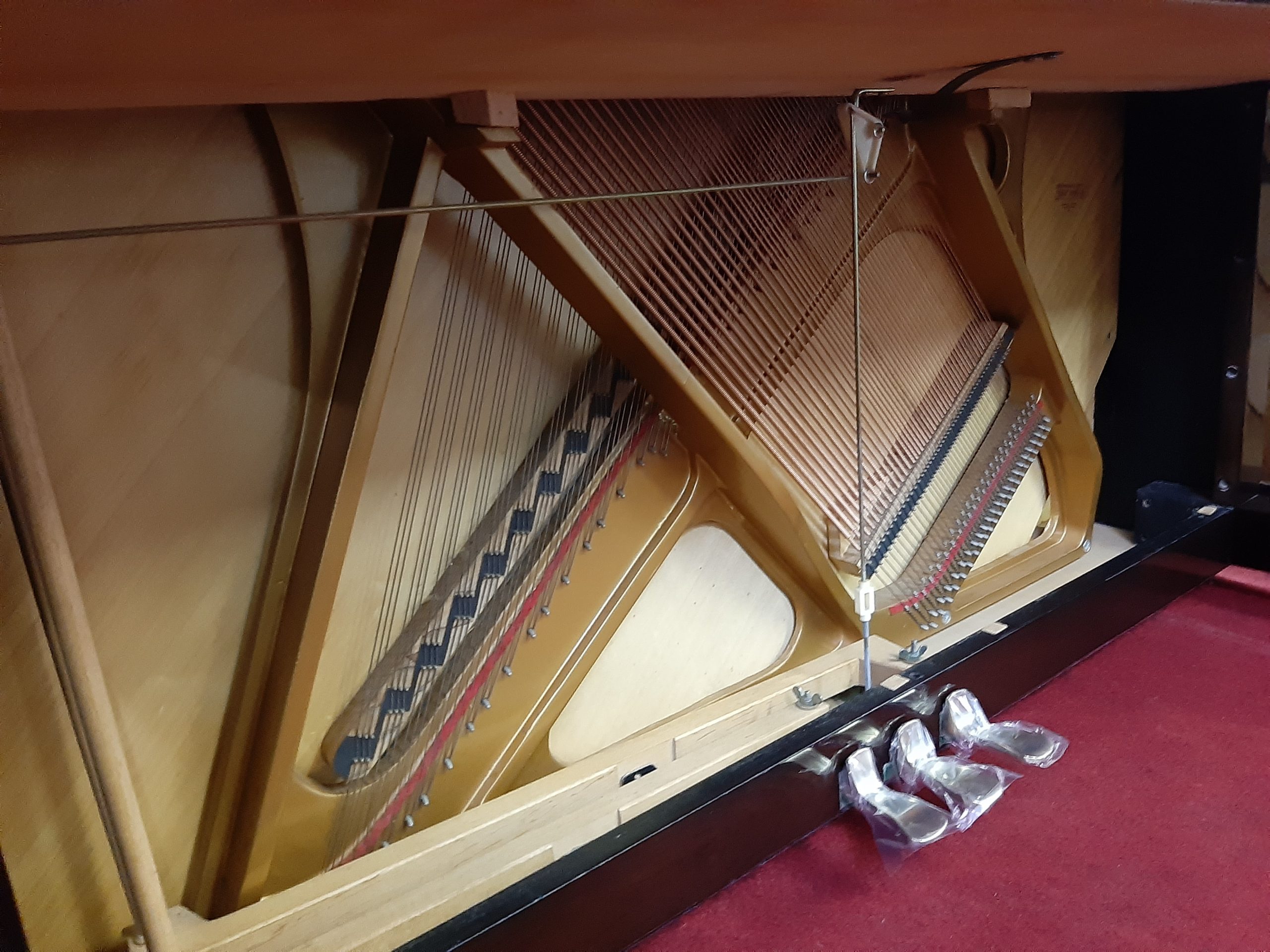 【5年保証付き】中古ピアノ STEINBURG MP-122 木目調 ネコ脚