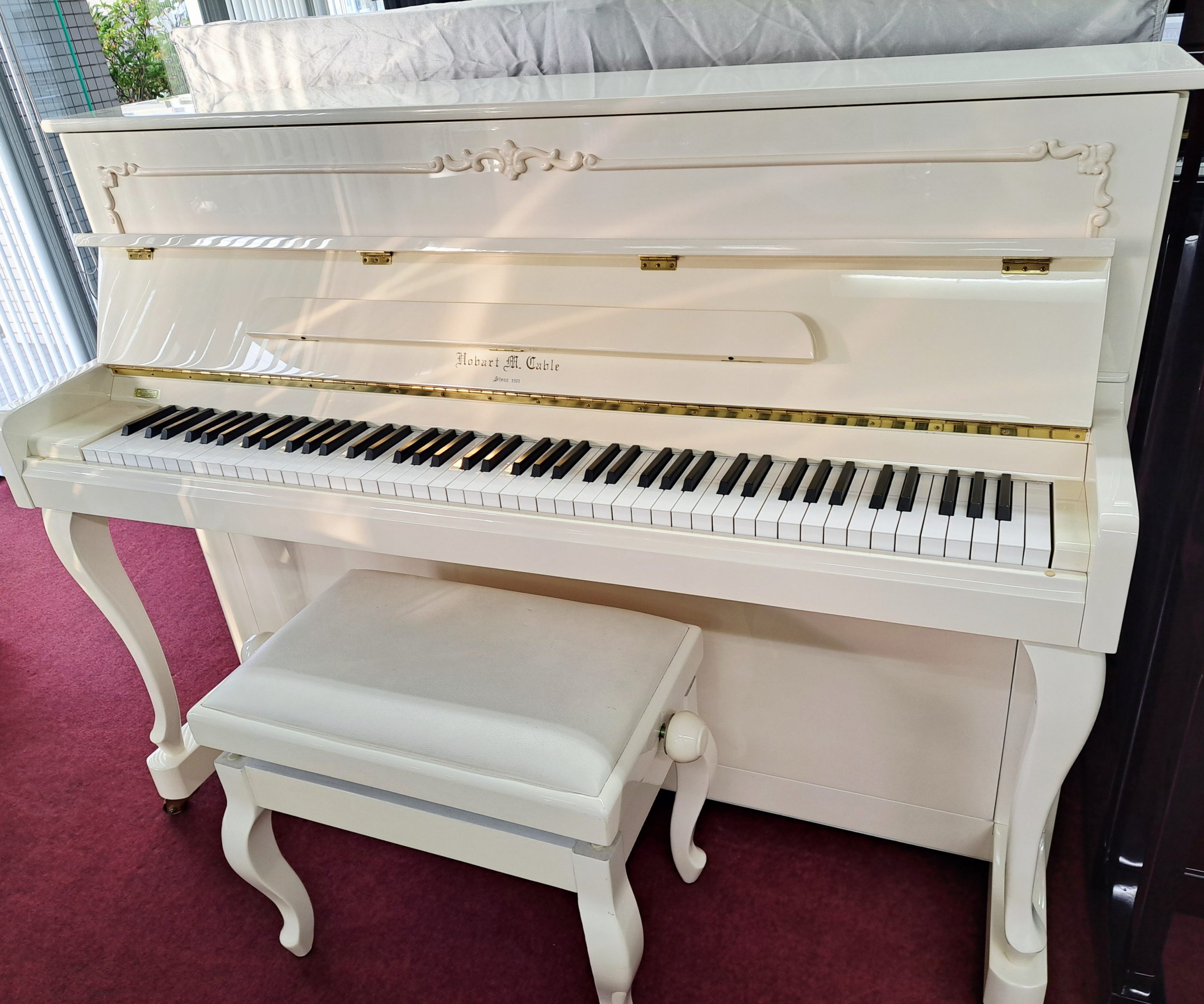 中古アップライトピアノ Hobart M Cable U-112FC