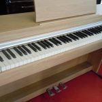 新品　デジタルピアノ Roland RP701-LA