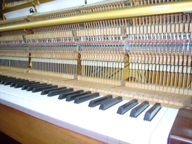 アップライトピアノ ＹＡＭＡＨＡ W101