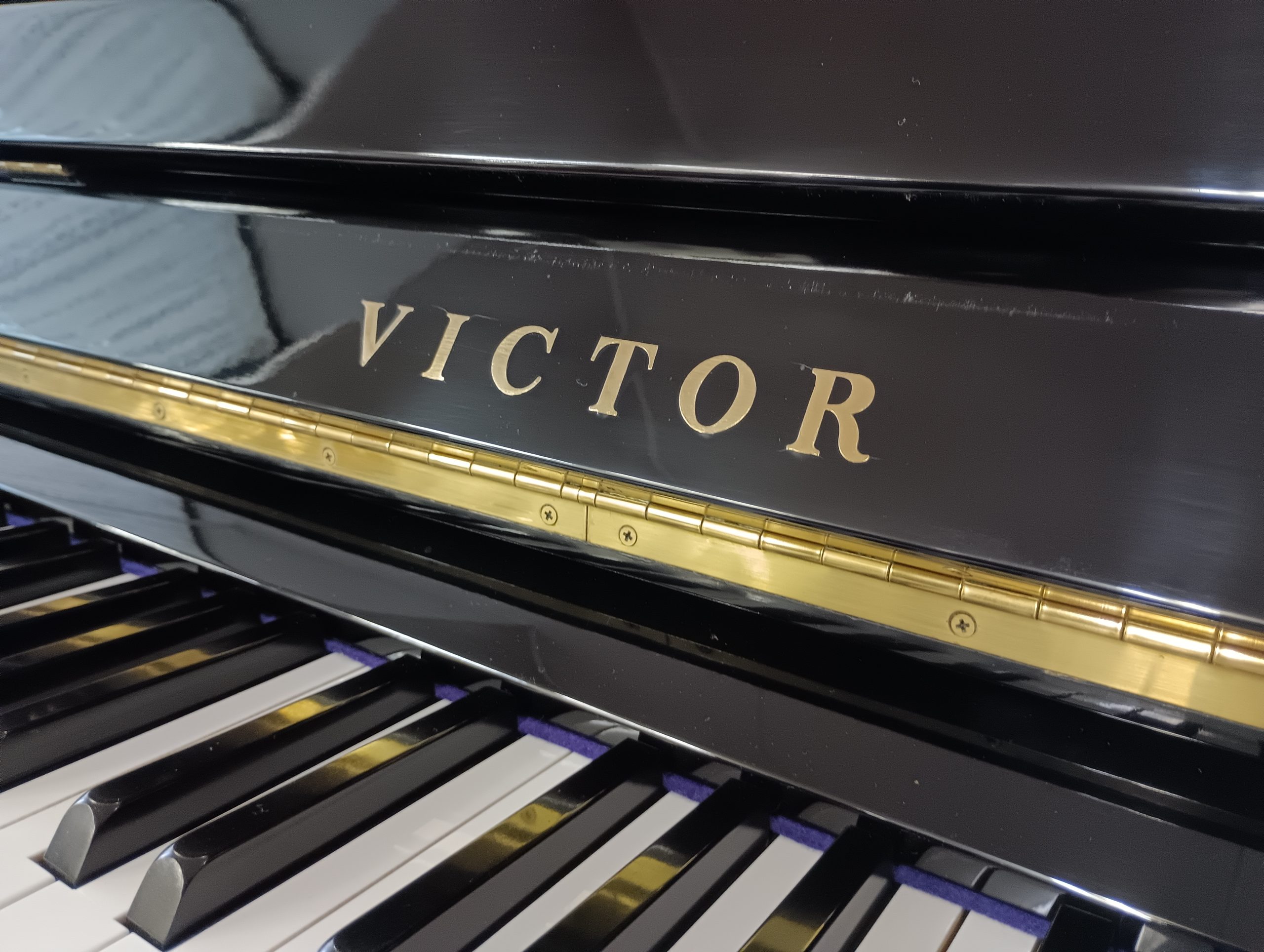 【中古】アップライトピアノ VICTOR V-3 オーディオメーカー