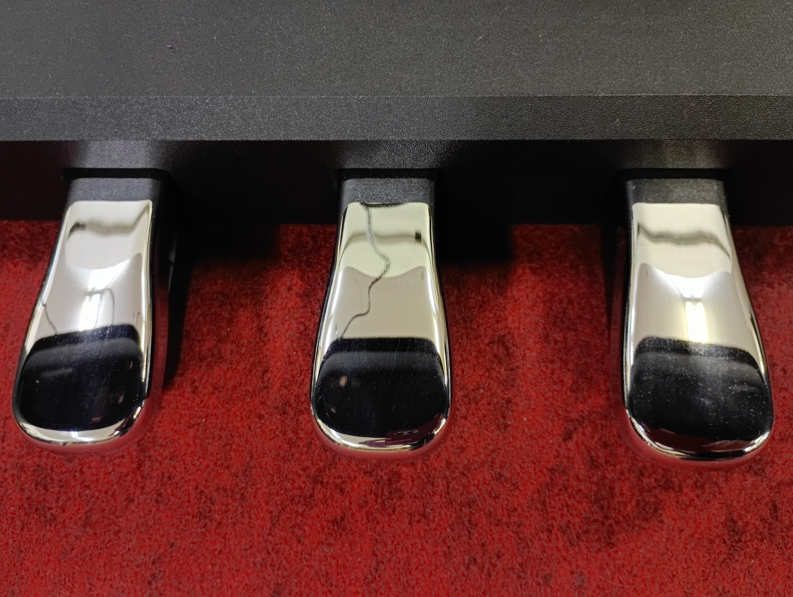 再入荷【新品】デジタルピアノ Roland F107-BK