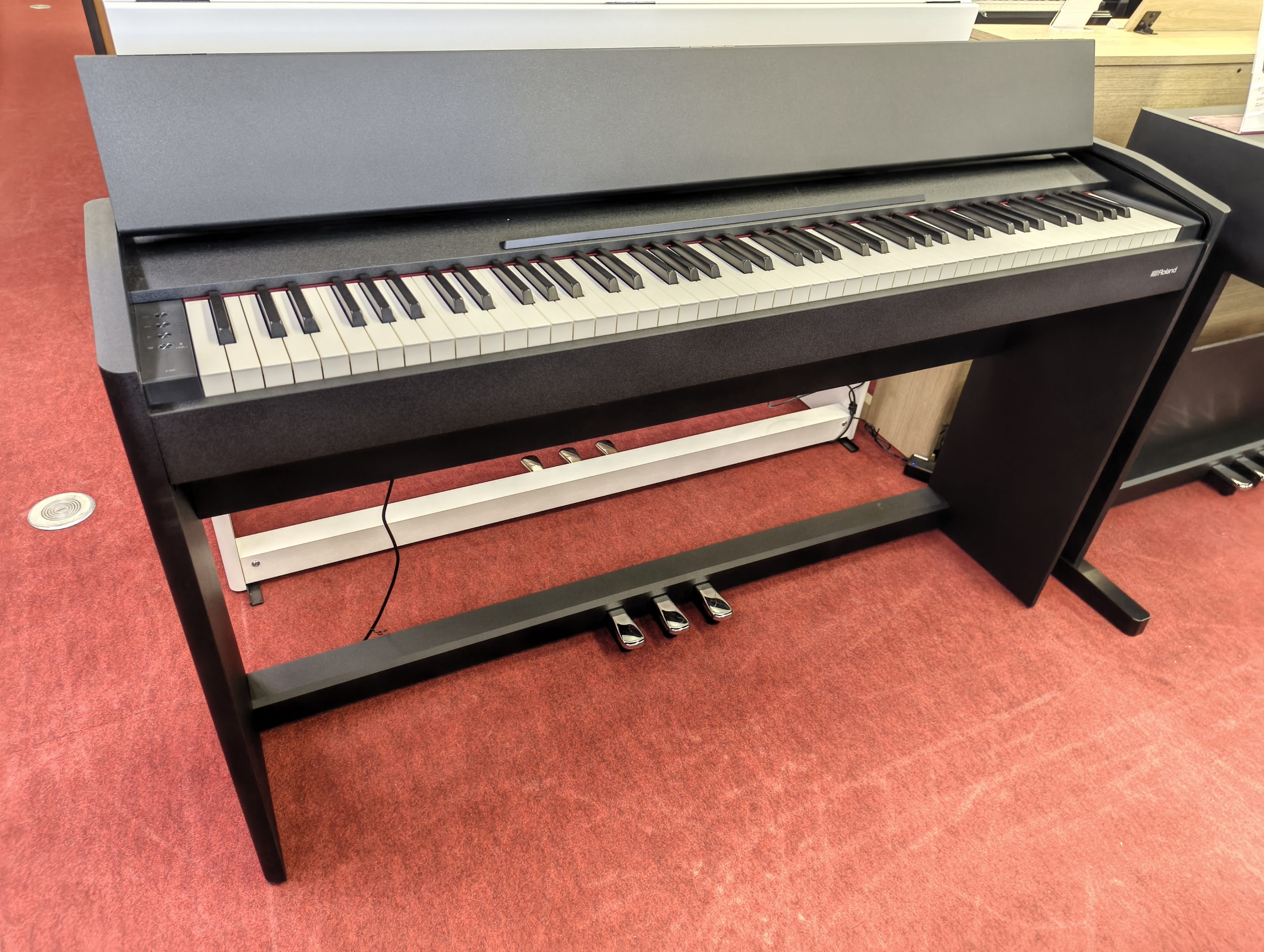 再入荷【新品】デジタルピアノ Roland F107-BK│ピアノ百貨公式サイト