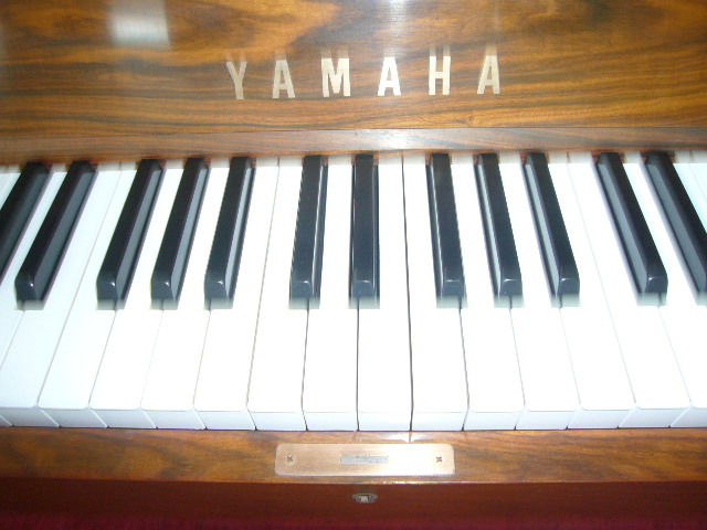 【格安特価】YAMAHA W101 アップライトピアノ アップライトピアノ YAMAHA W101│ピアノ百貨公式サイト