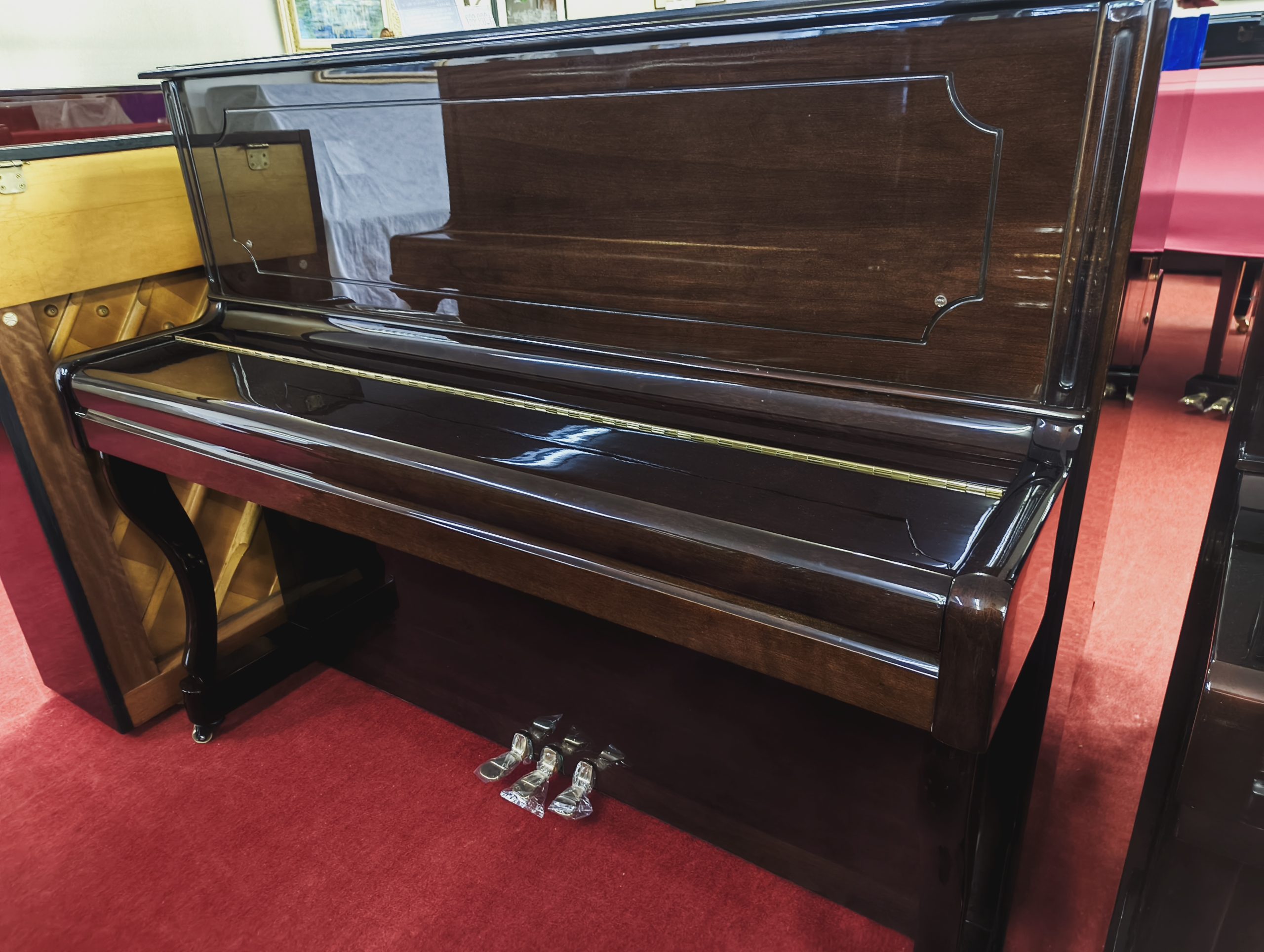 中古】アップライトピアノ STEINBURG MP-122 ネコ脚 木目調│ピアノ