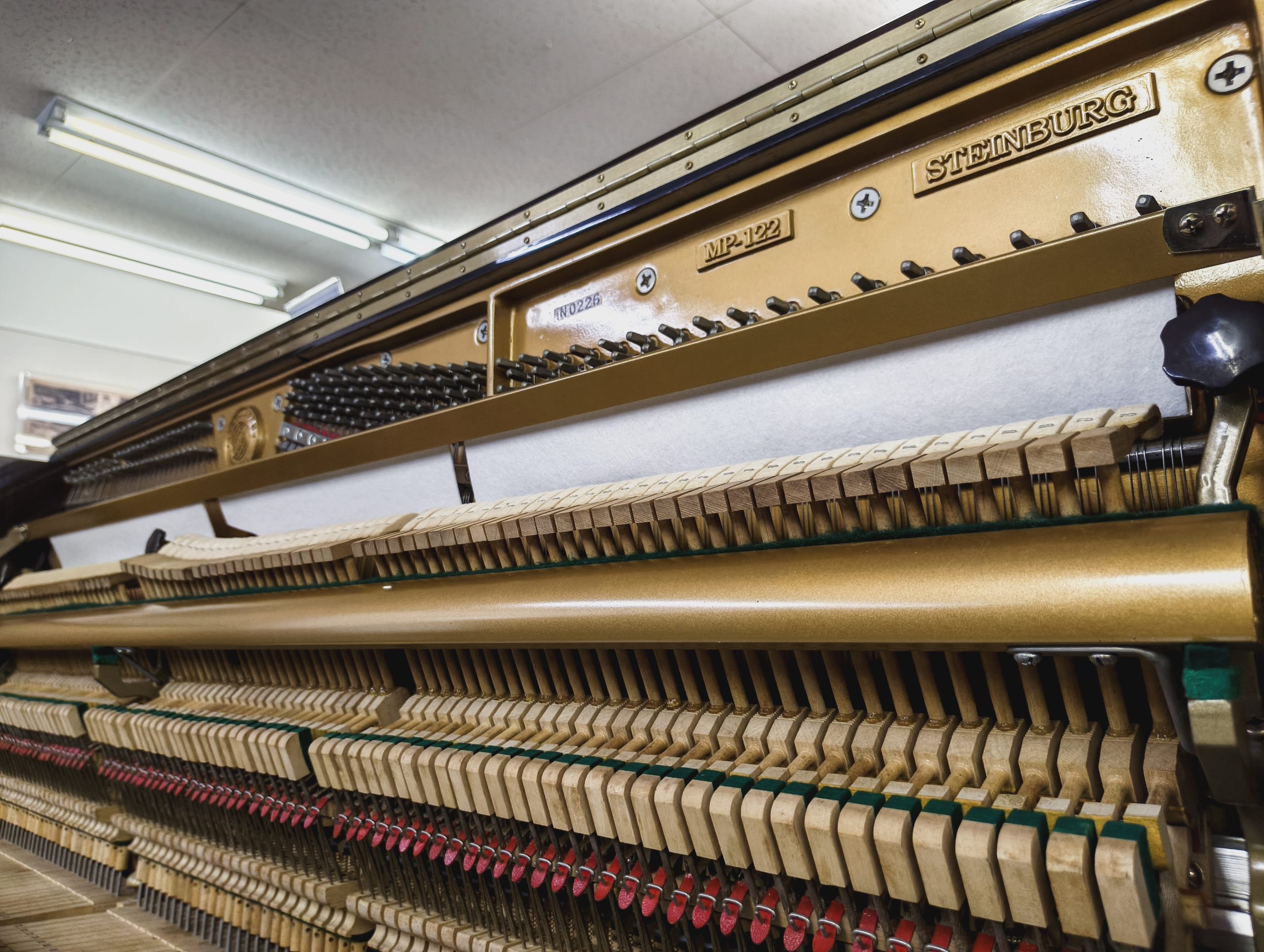 【中古】アップライトピアノ STEINBURG MP-122