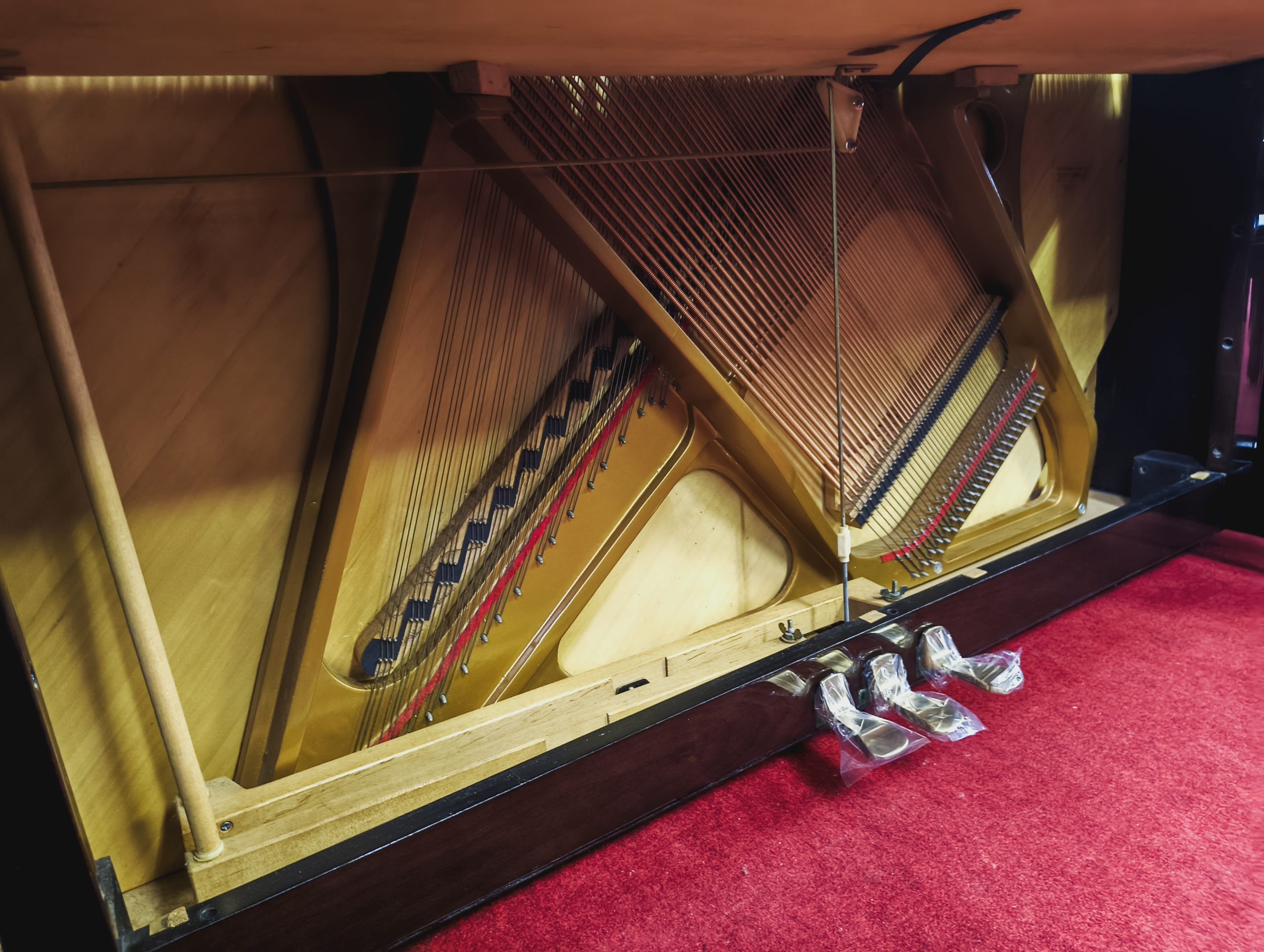 【中古】アップライトピアノ STEINBURG MP-122